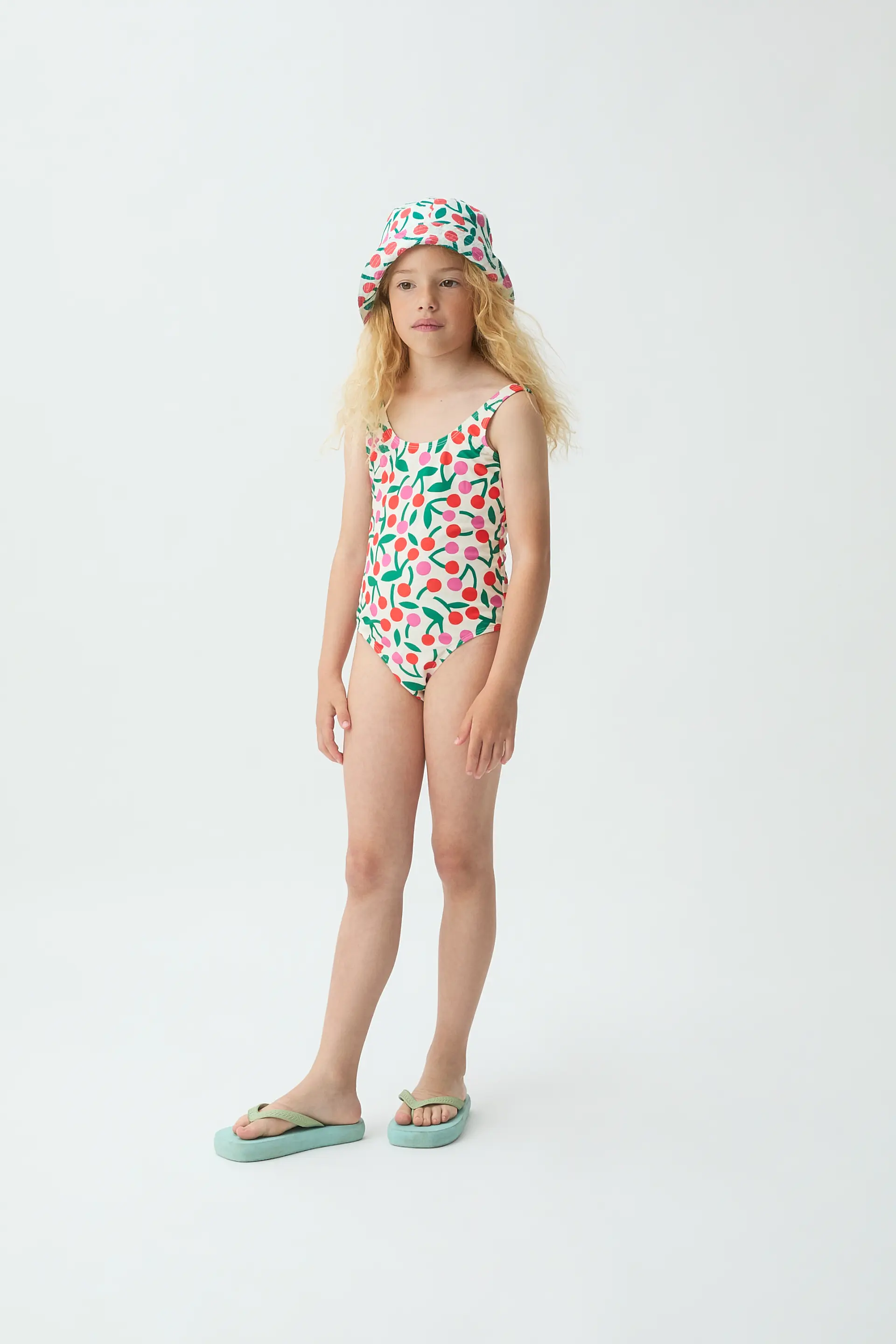 Bañador de niña con estampado Guinda - Image 4