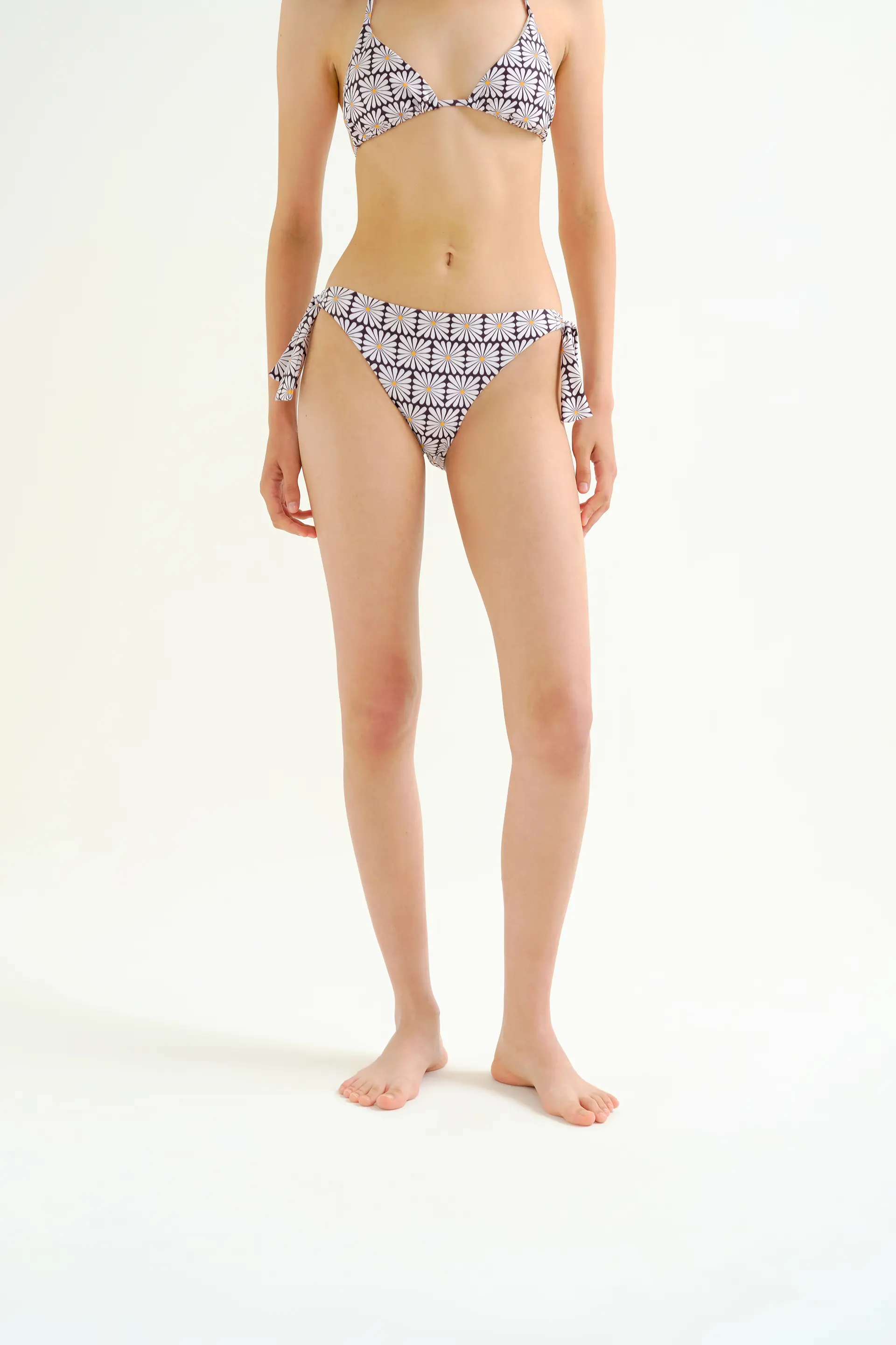 Braguita Bikini lazada con estampado Olive Flower Black