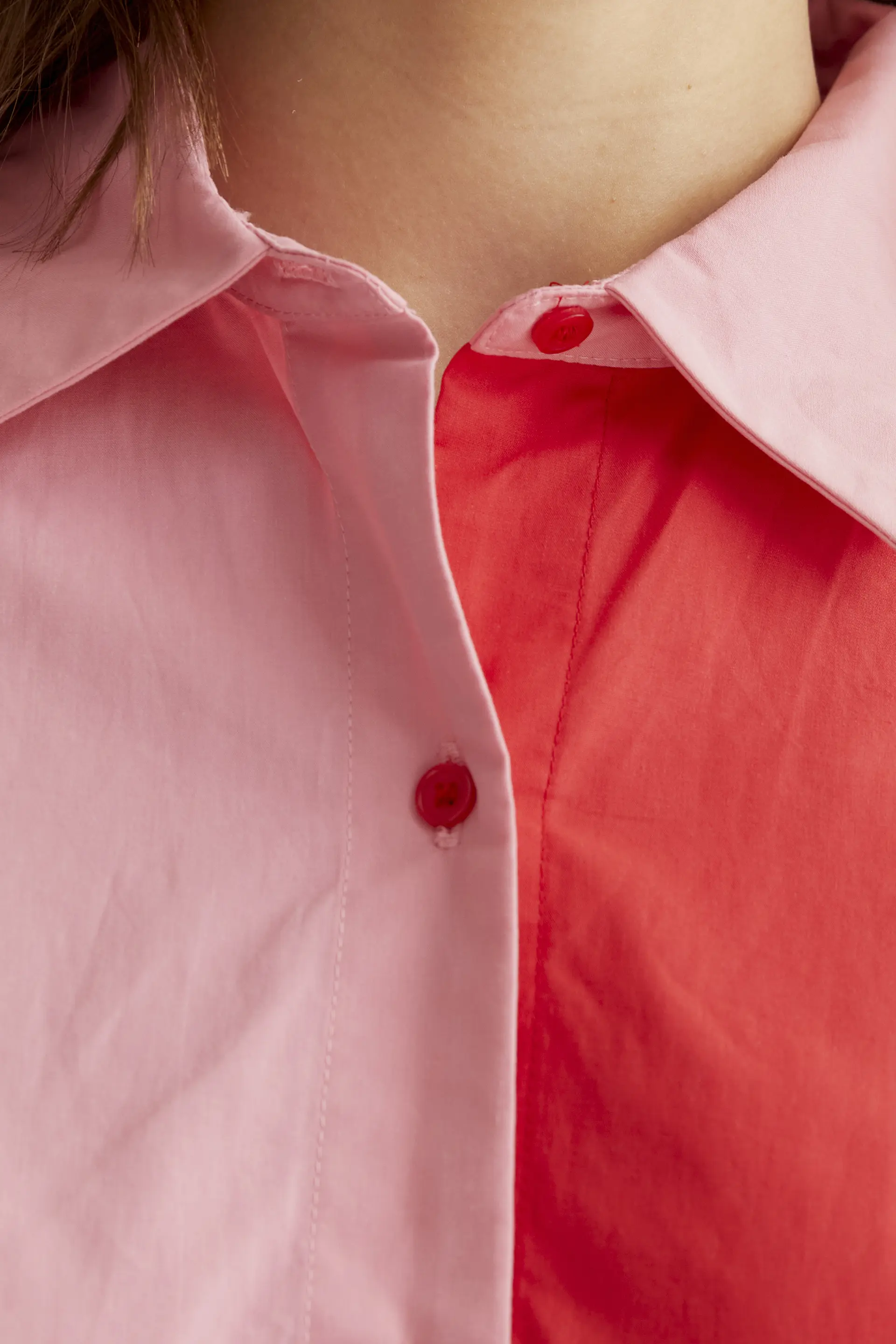 Camisa 100% algodón bicolor rosa y rojo - Image 4