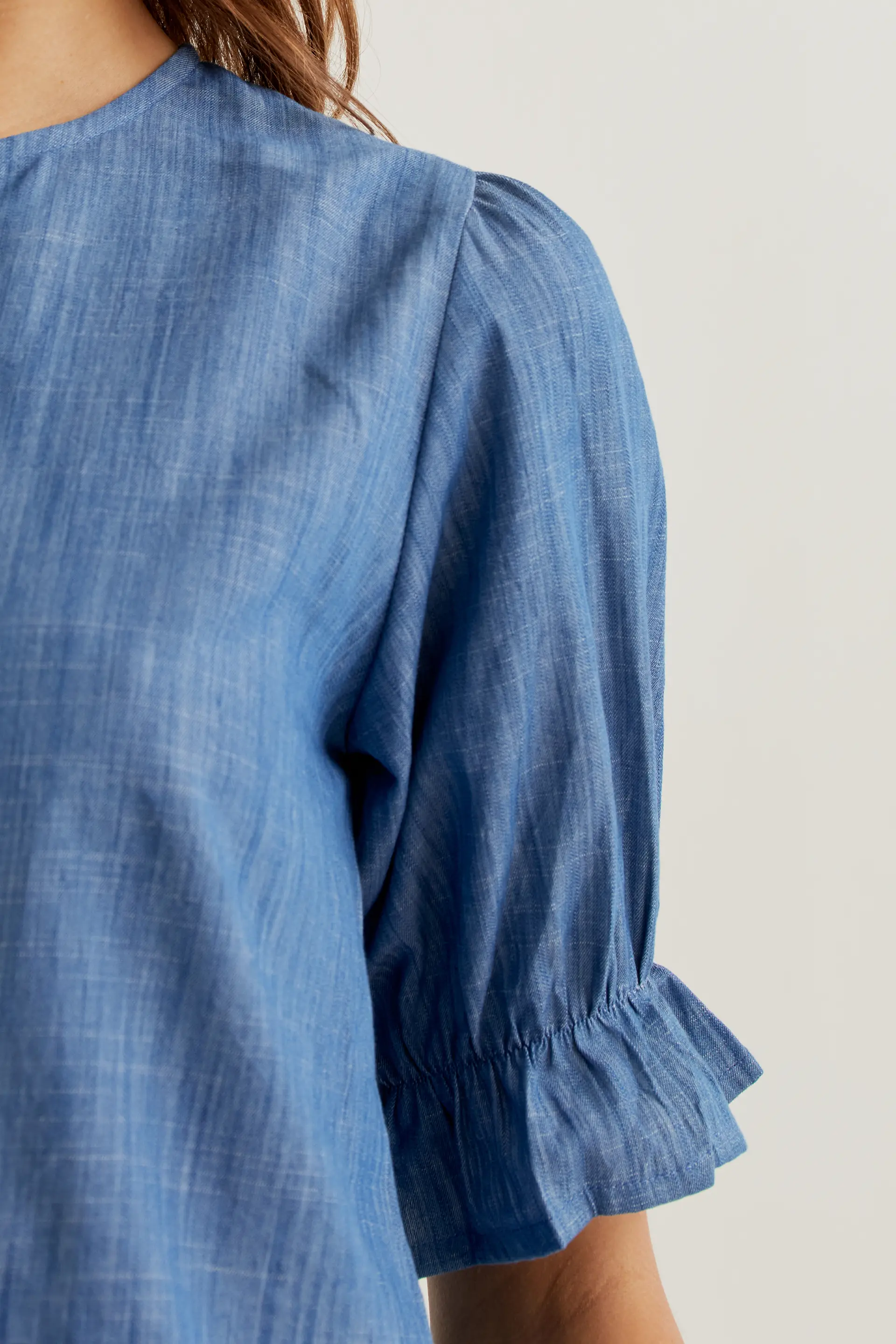 Camisa 100% algodón chambray azul claro. - Image 4