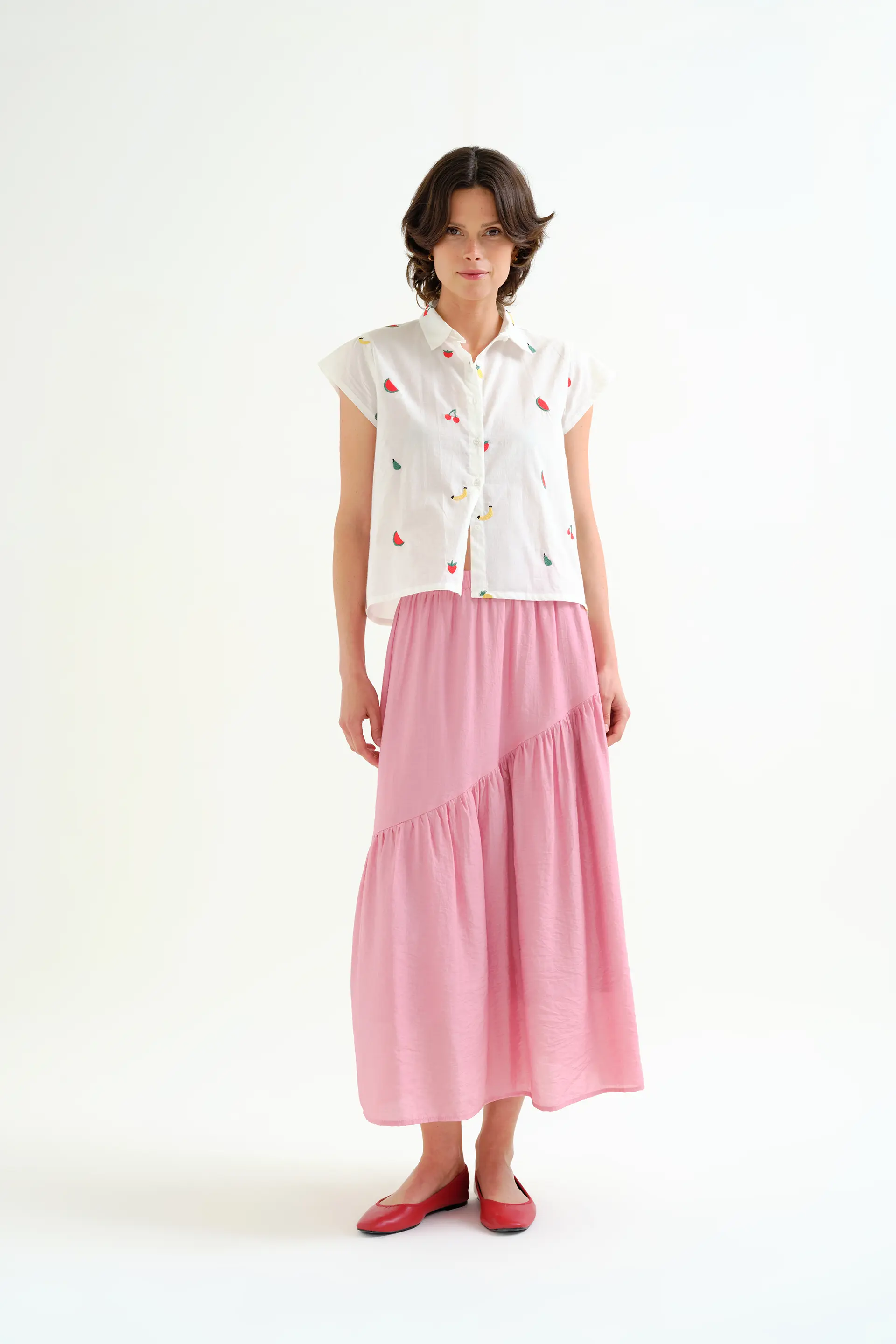 Camisa blanca 100% algodón con bordado de Ensalada de frutas - Image 5