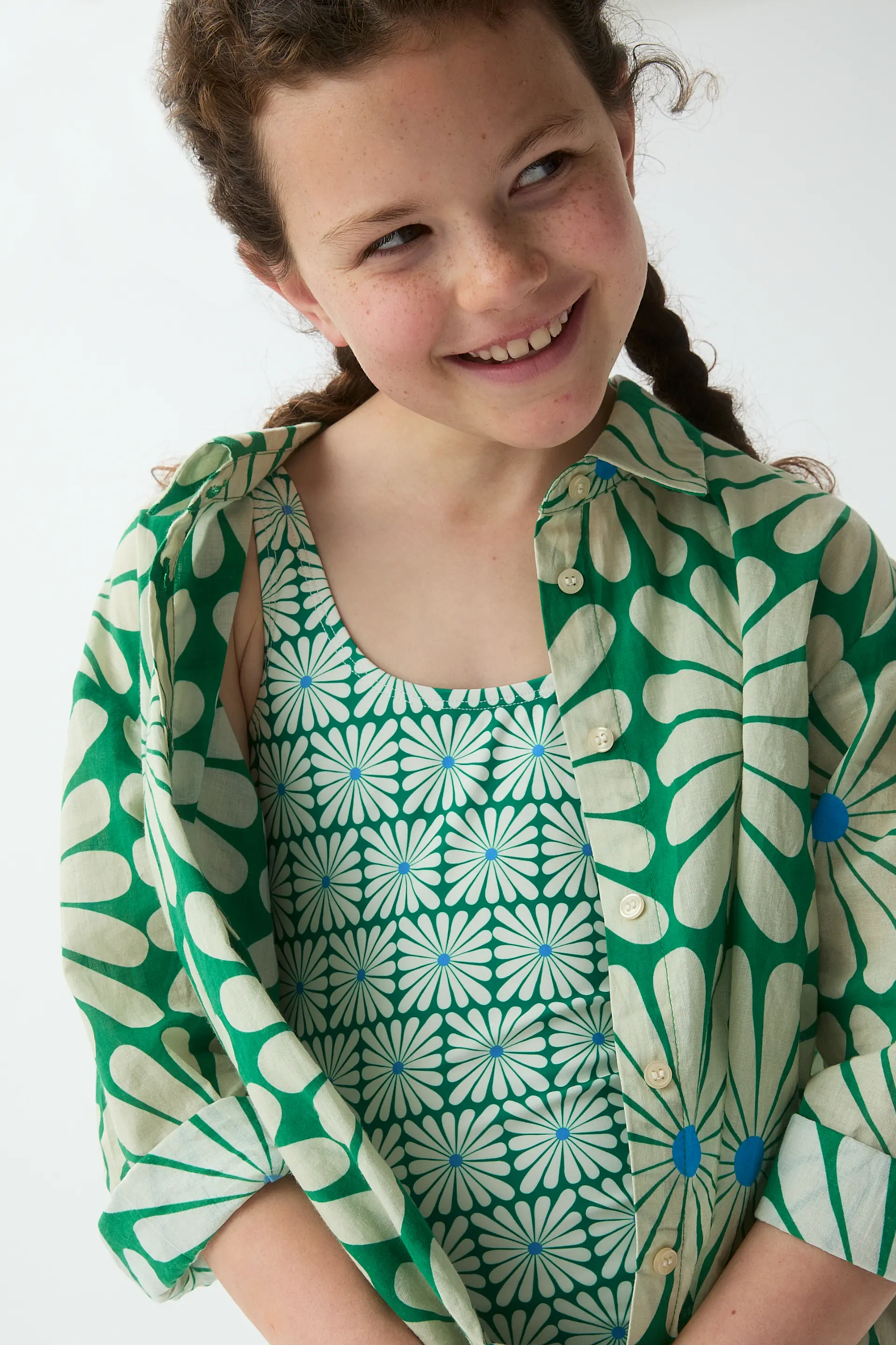 Camisa de niña con estampado Olive Flower Green - Image 4