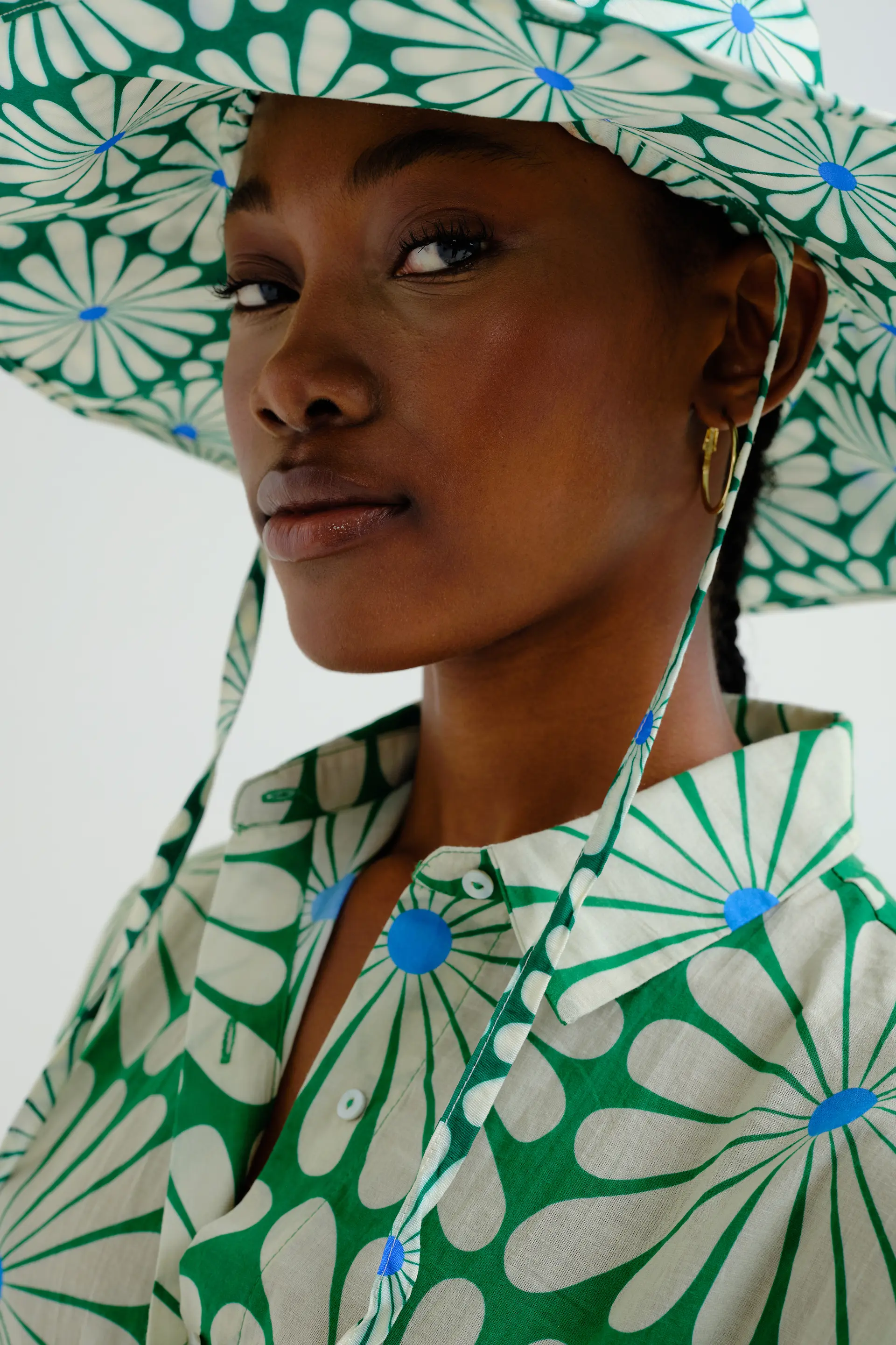 Camisa playera con estampado Olive Flower Green - Image 4