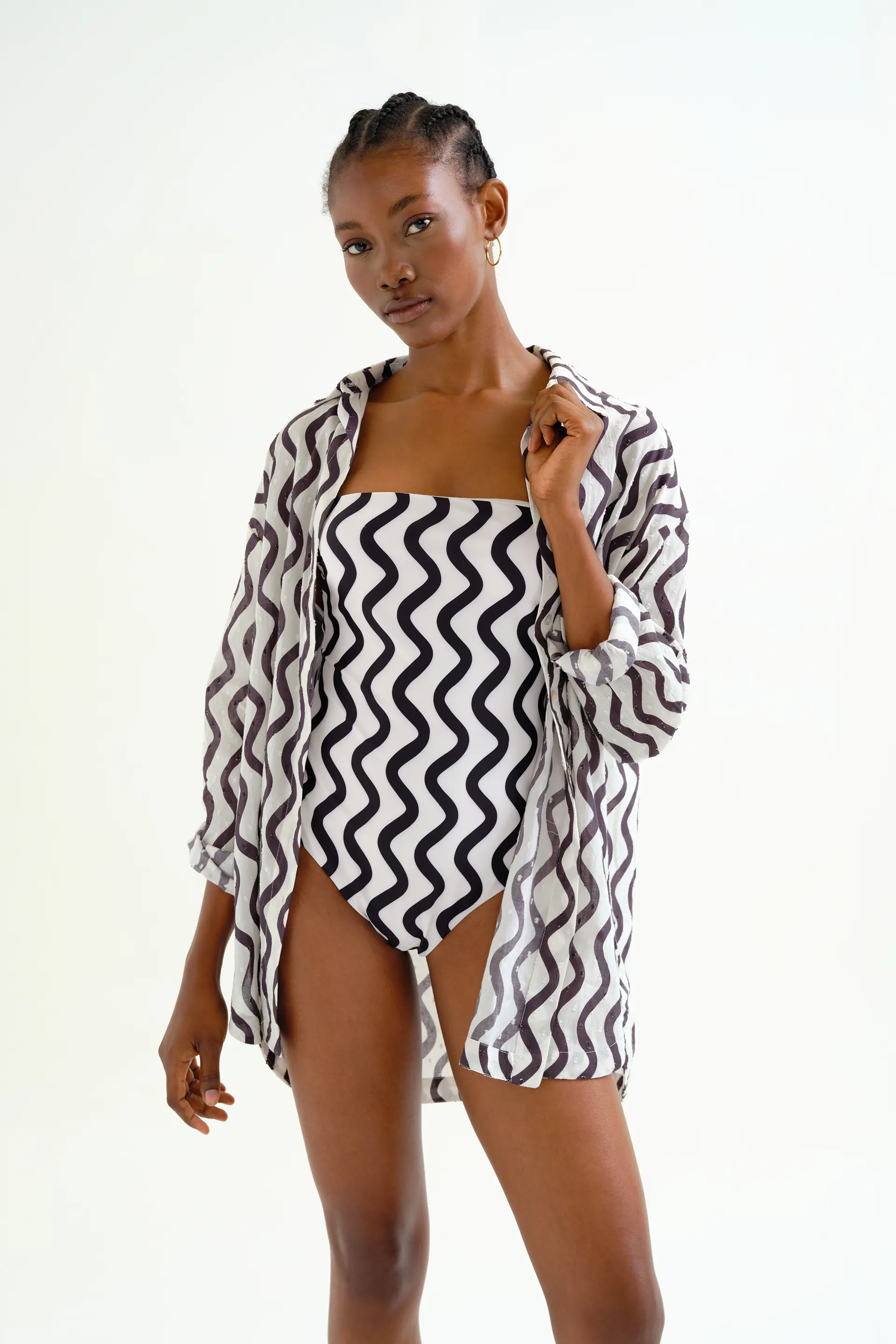 Camisa playera con estampado Wave Black & White