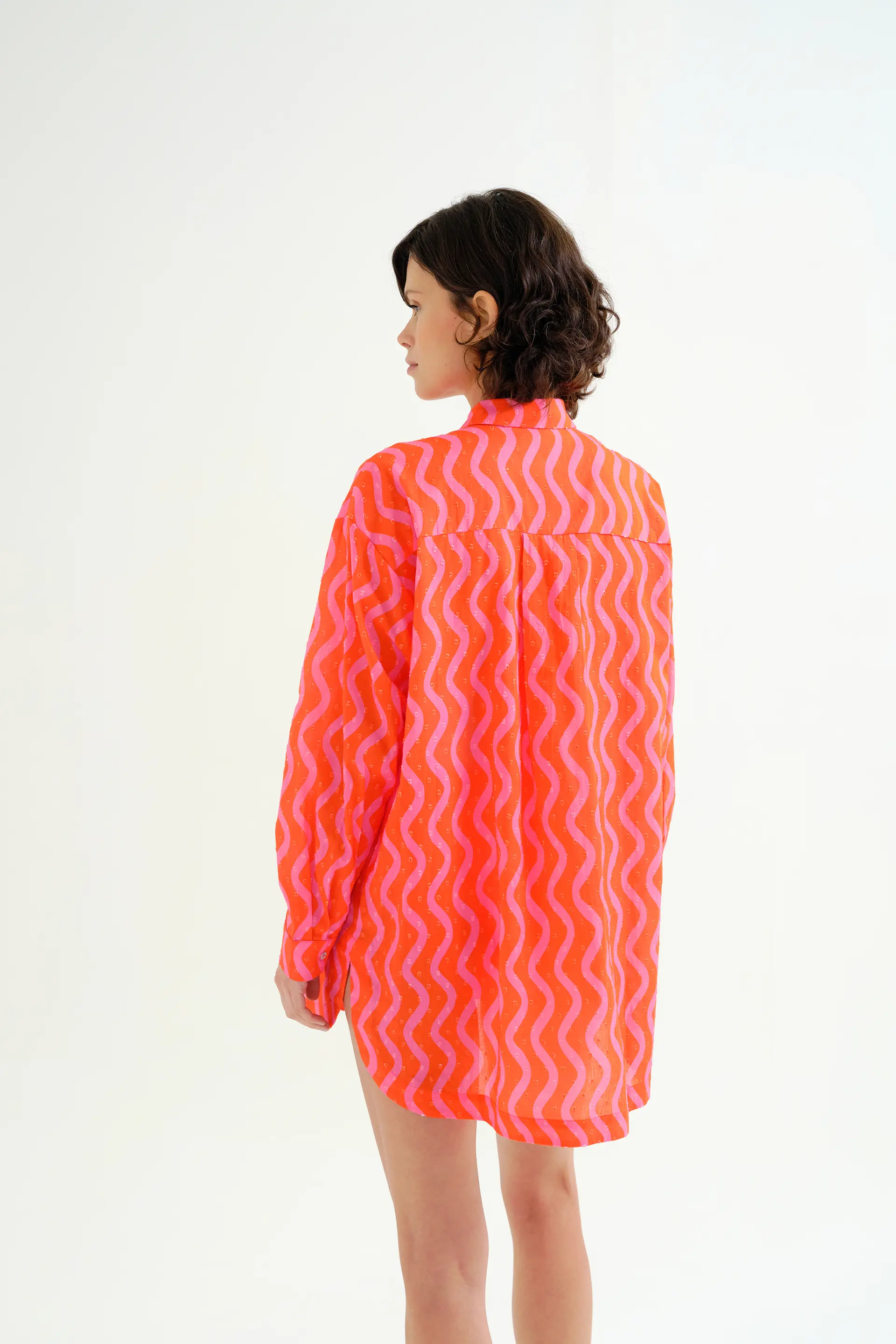 Camisa playera con estampado Wave Red & Pink - Image 3