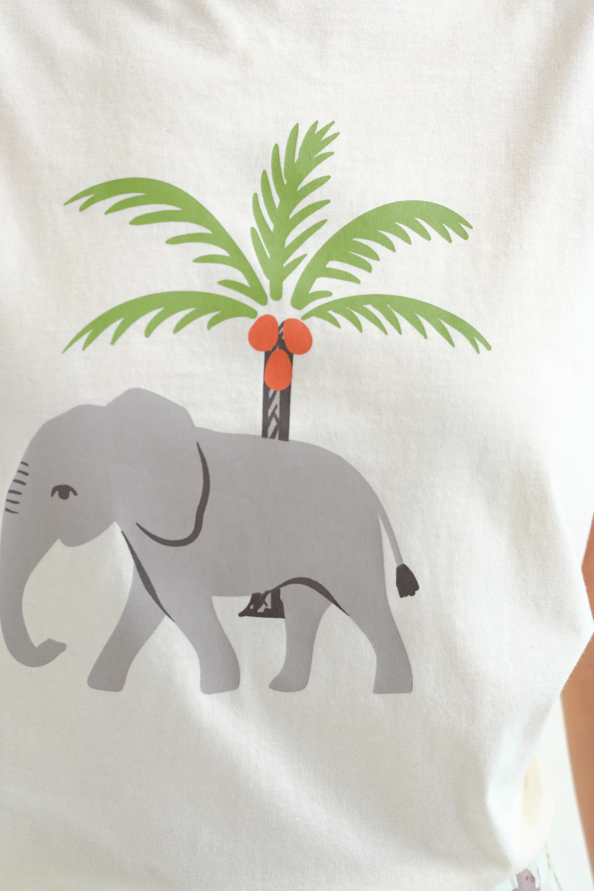 Camiseta con estampado Elefante y Palmera - Image 4