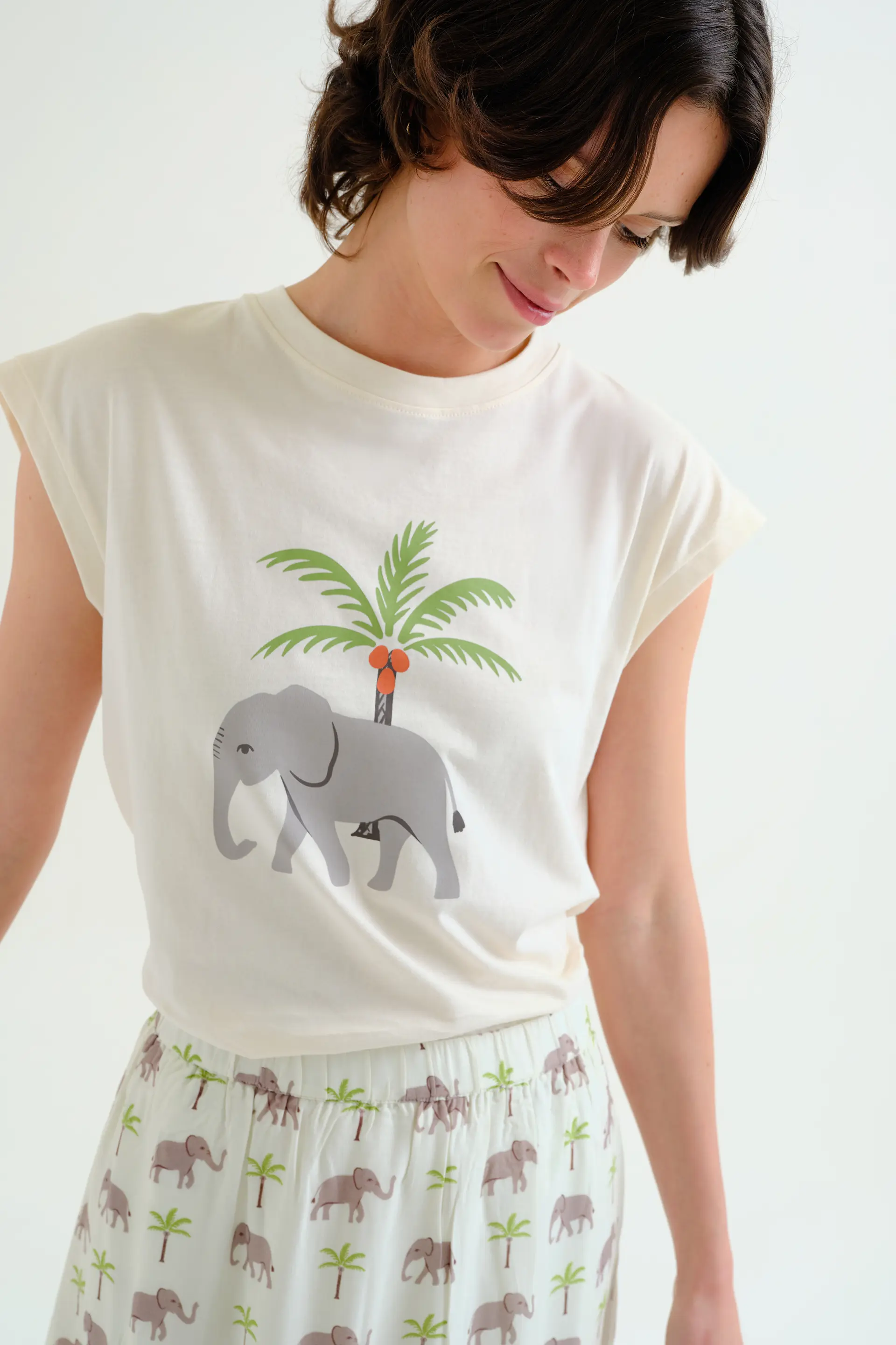 Camiseta con estampado Elefante y Palmera - Image 6