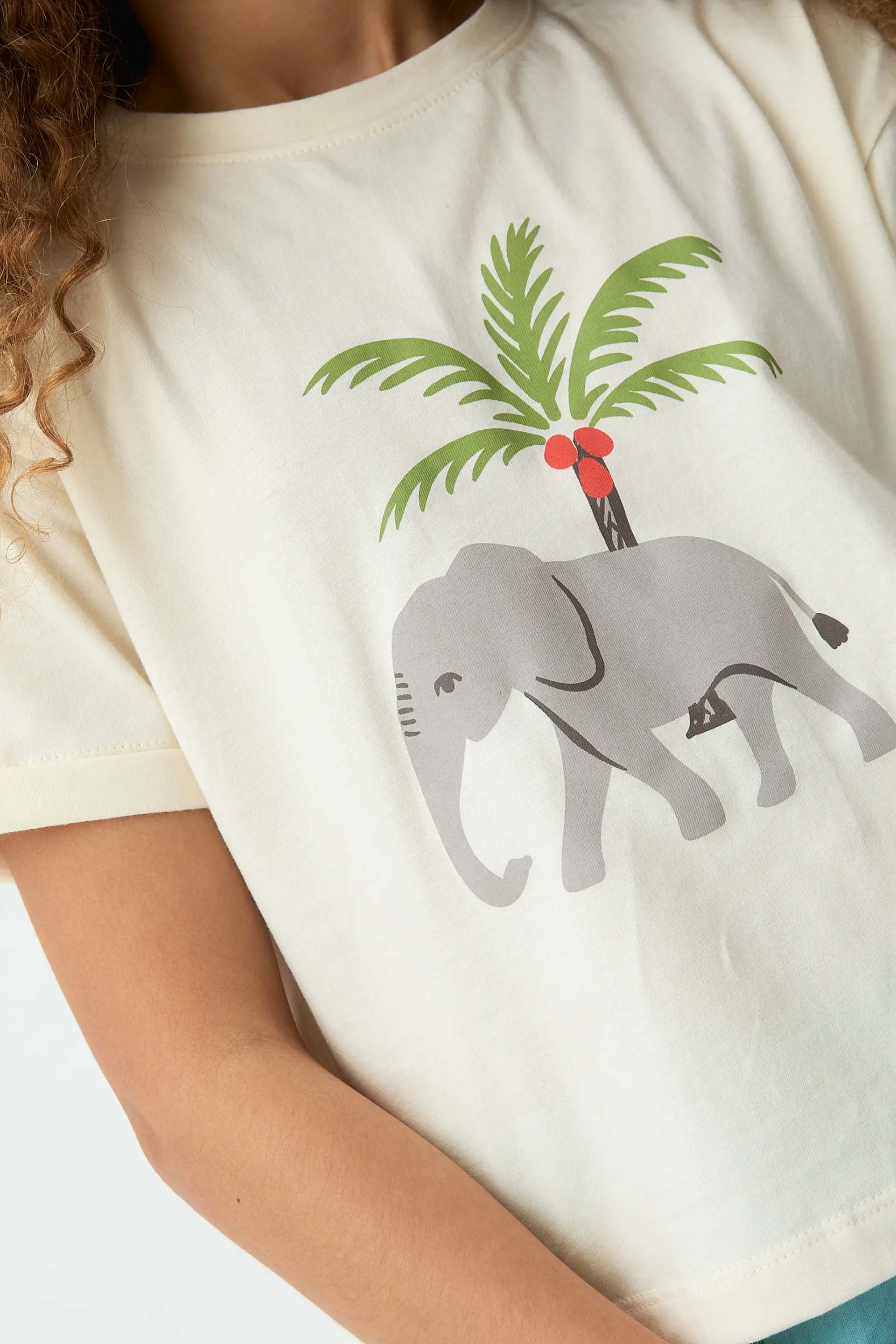 Camiseta de niña 100% algodón con estampado de Elefante y Palmera - Image 3
