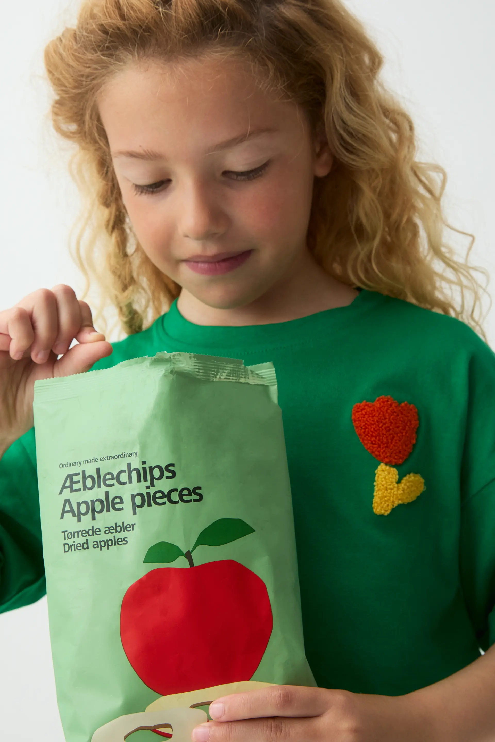 Camiseta de niña con bordado de Tulipán - Image 4