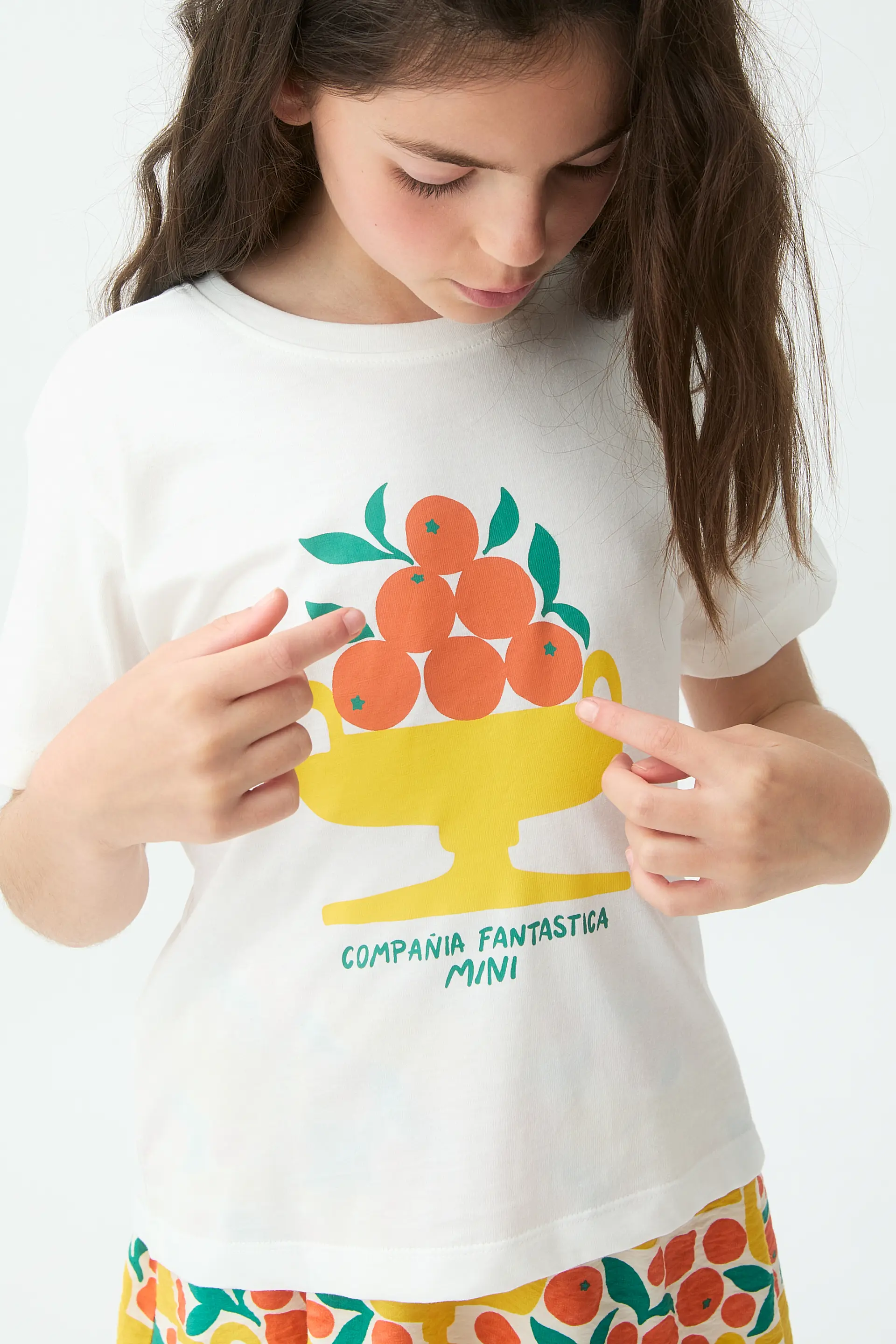 Camiseta de niña con estampado Compañía Fantástica Mini - Image 3