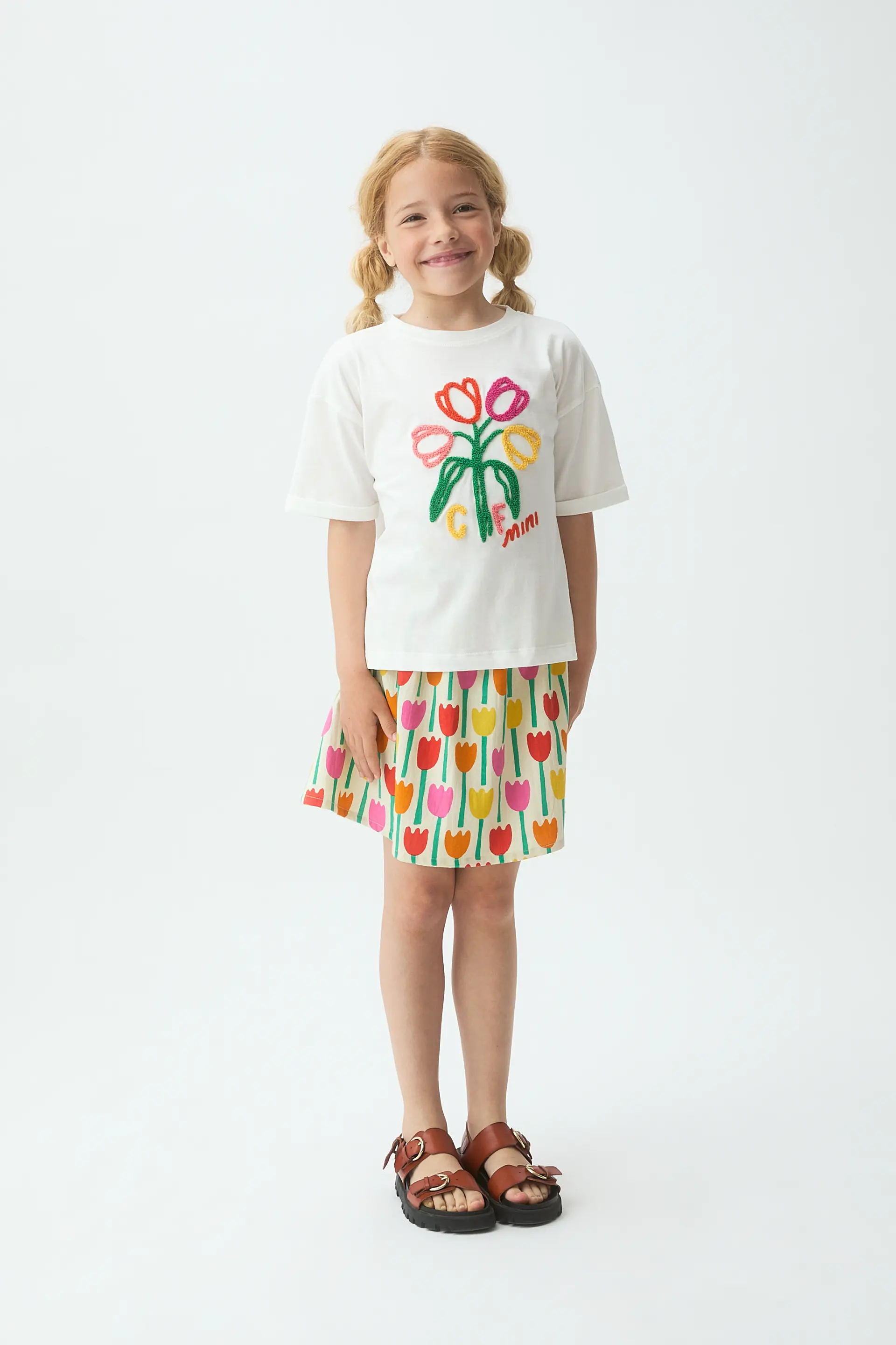 Camiseta de niña con estampado floral CF Mini