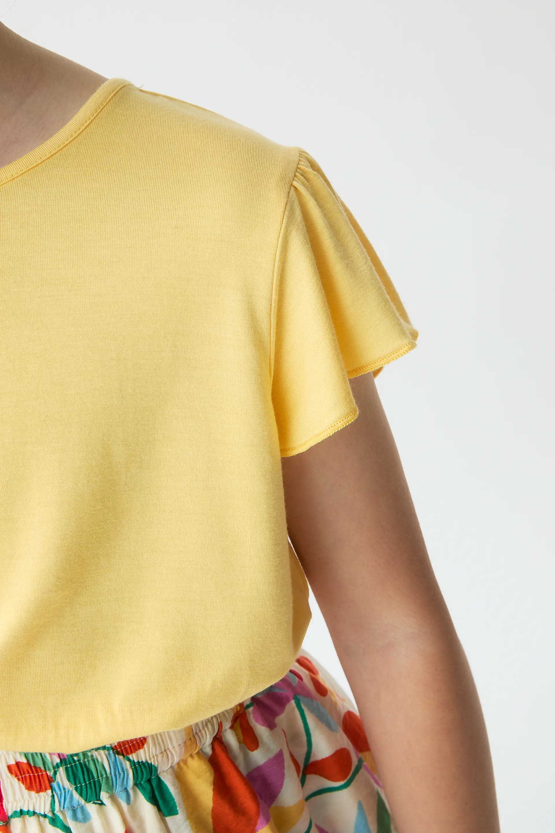 Camiseta de niña manga corta amarilla - Image 3