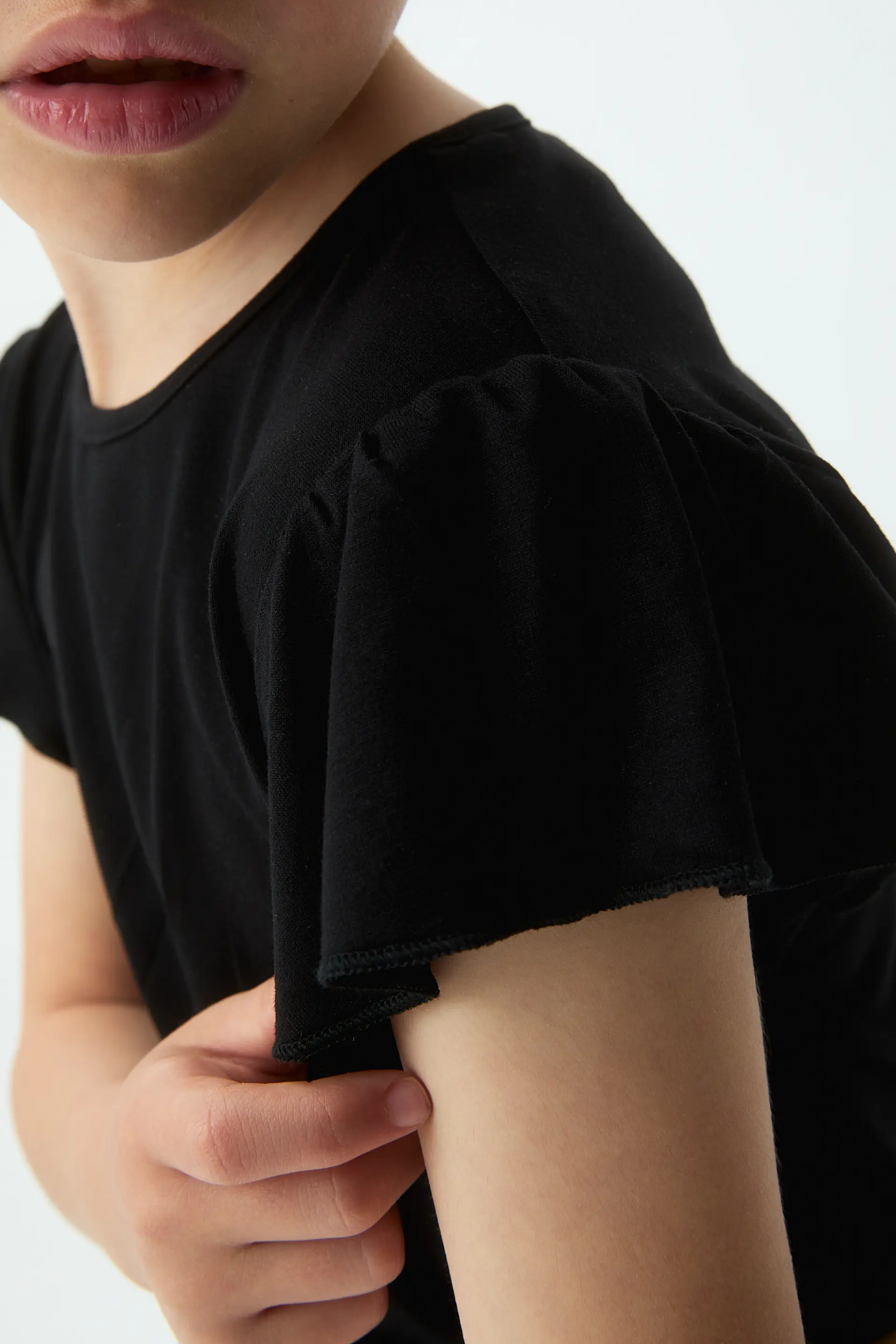 Camiseta de niña manga corta negra - Image 3