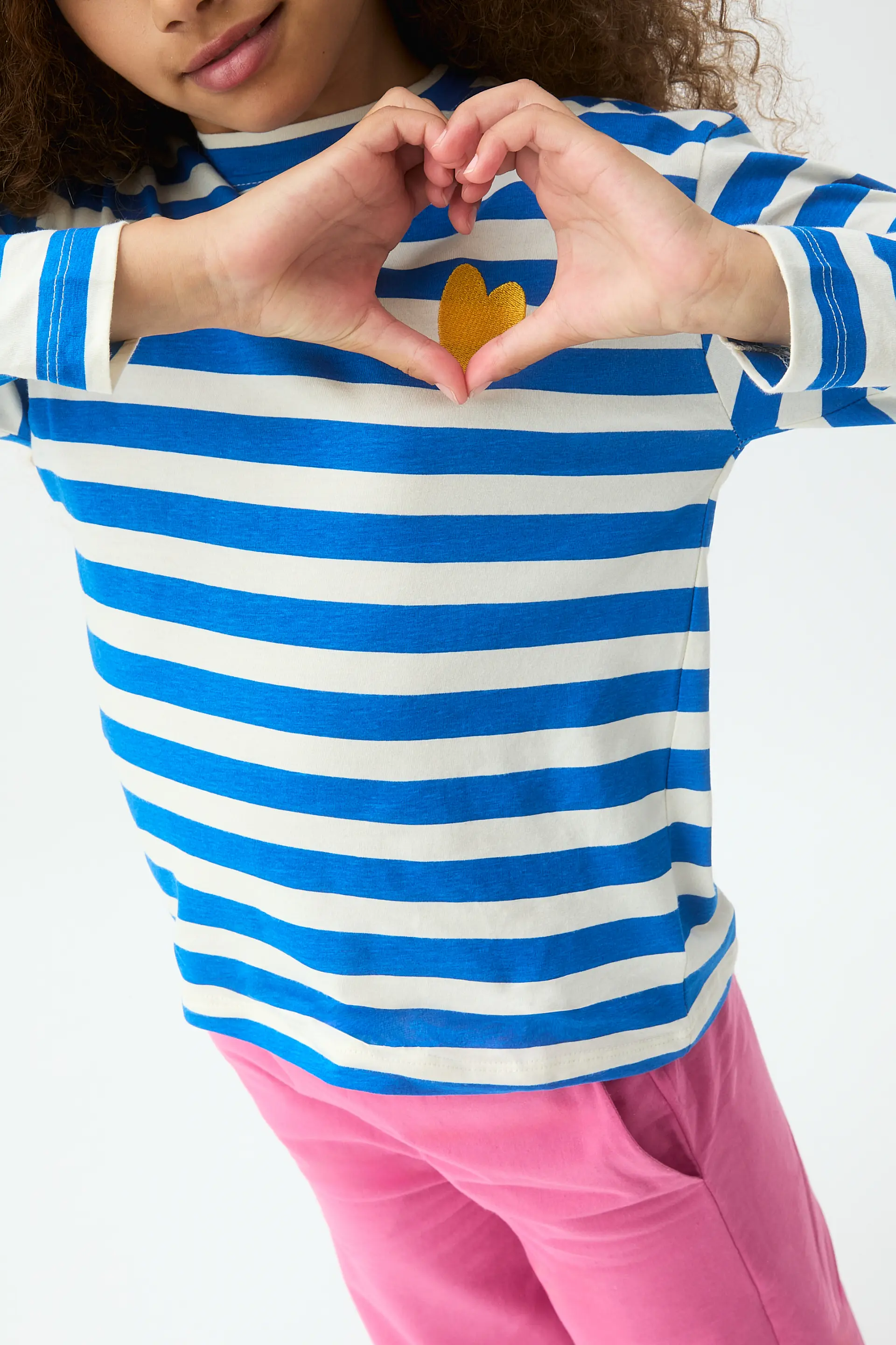 Camiseta manga larga de niña con estampado de rayas azul y blanco - Image 3