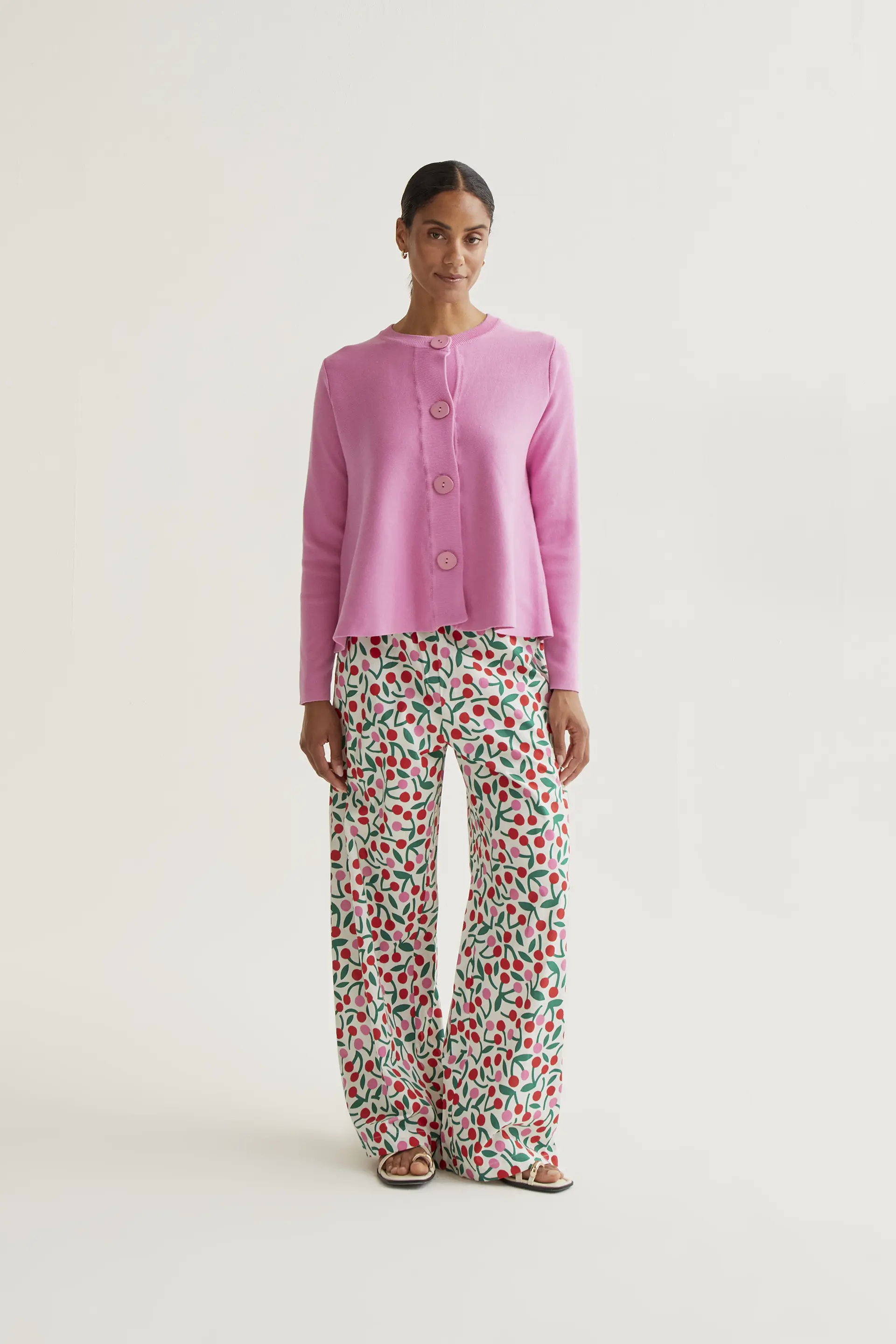 Cárdigan punto botones rosa - Image 4