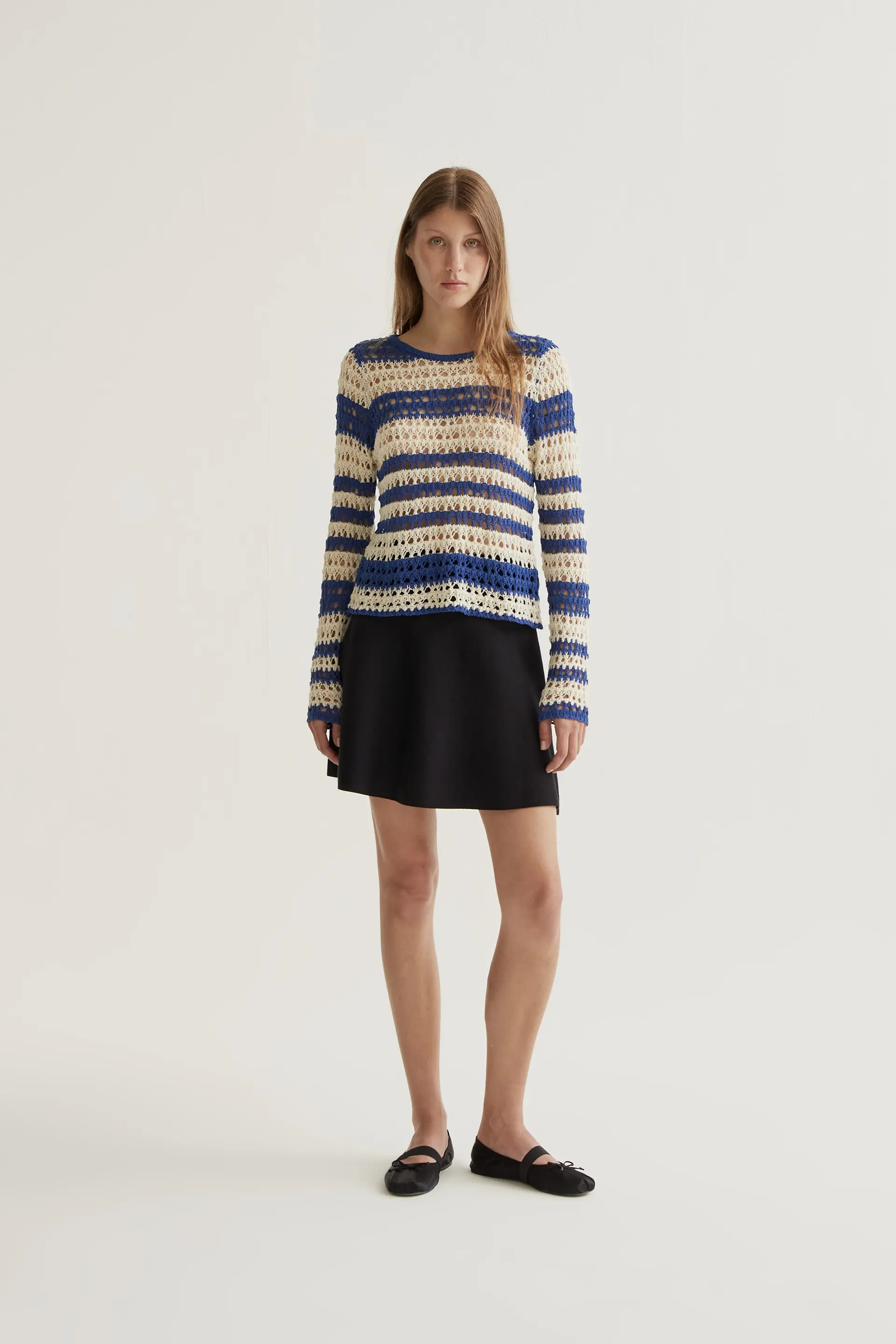 Falda corta punto negro - Image 5