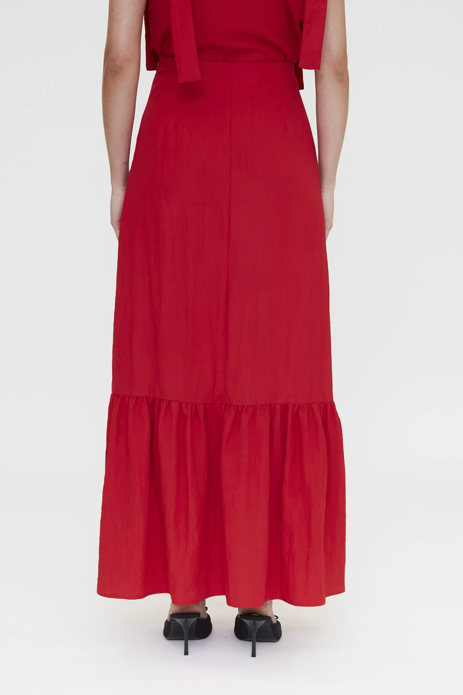 Falda larga roja con volantes - Image 3