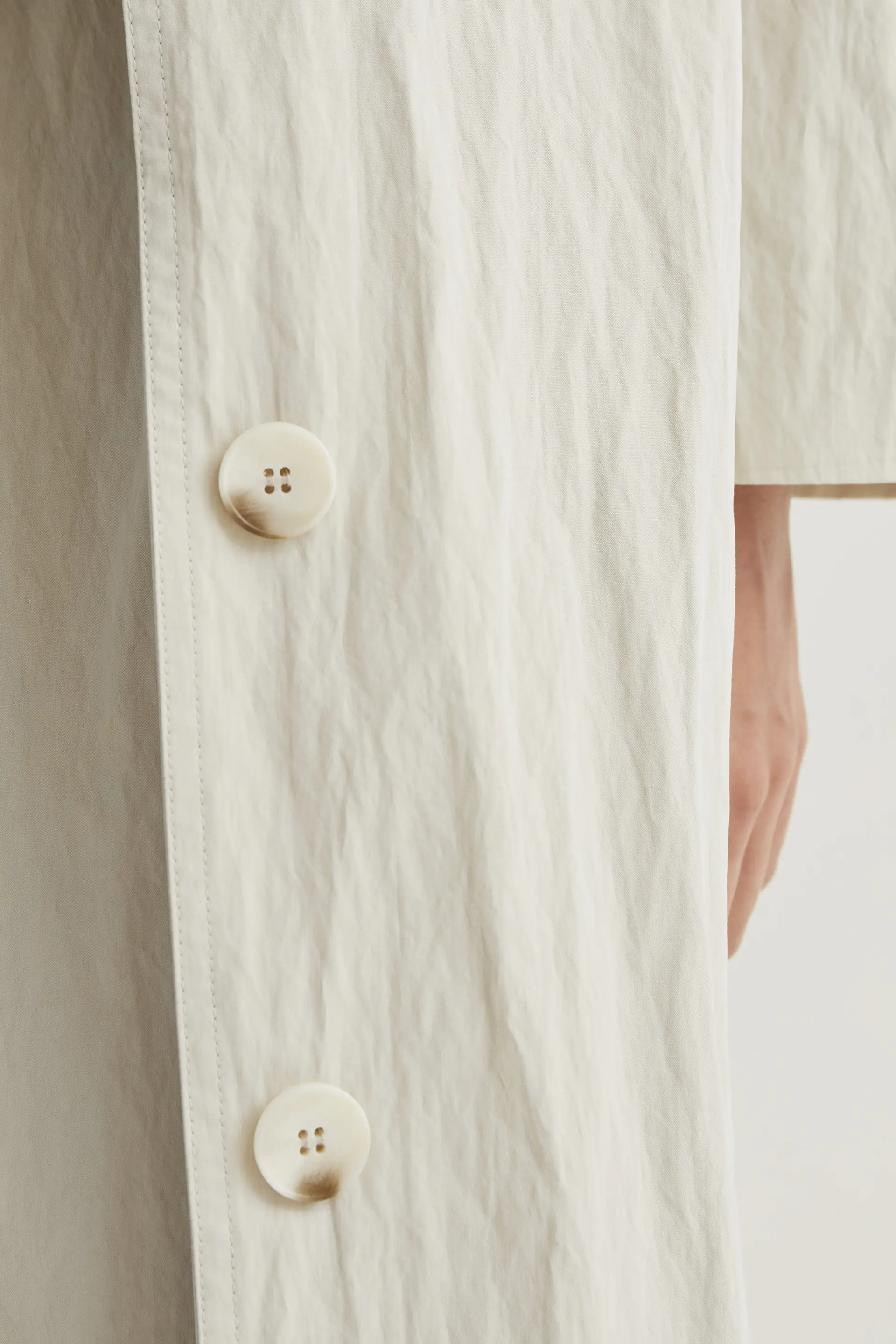 Gabardina blanco roto - Image 4
