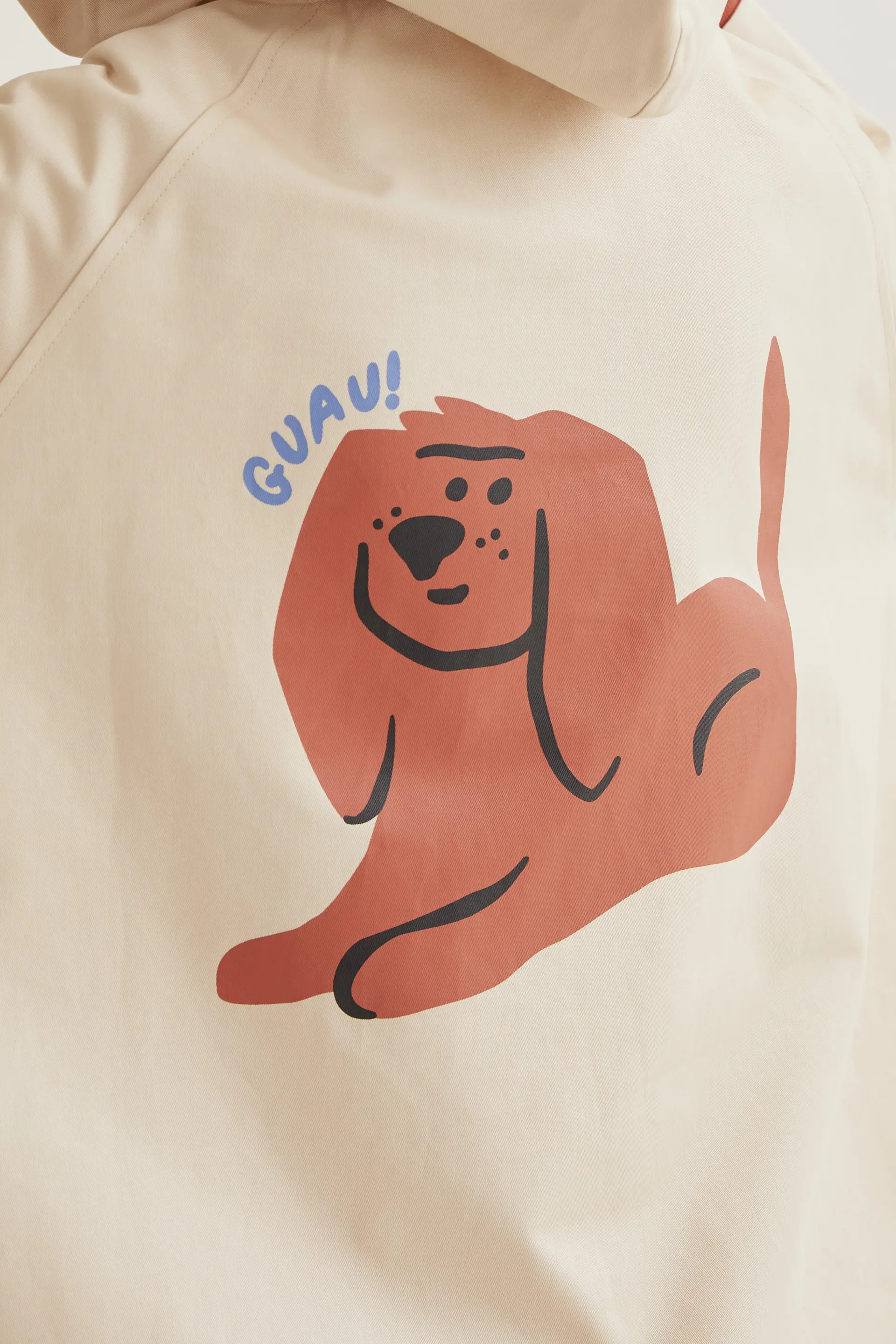 Gabardina con print de Perrito - Image 4