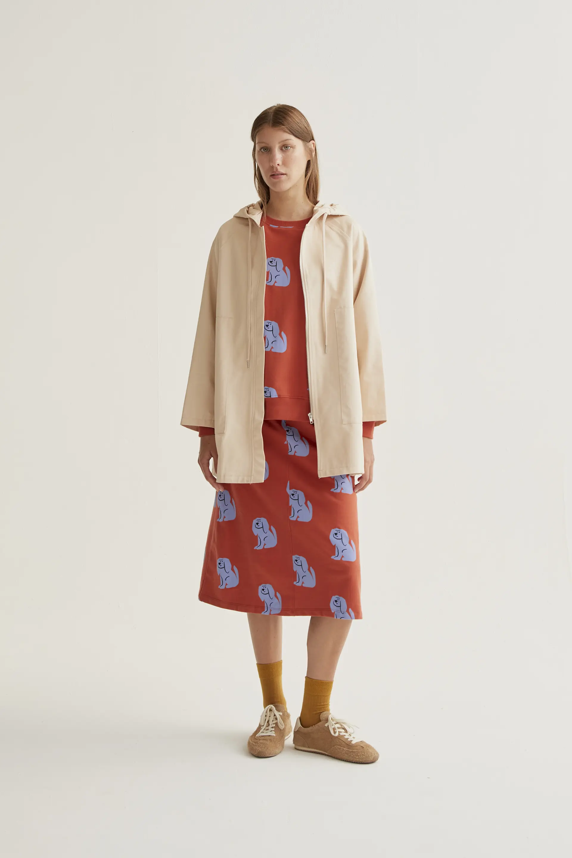 Gabardina con print de Perrito - Image 5