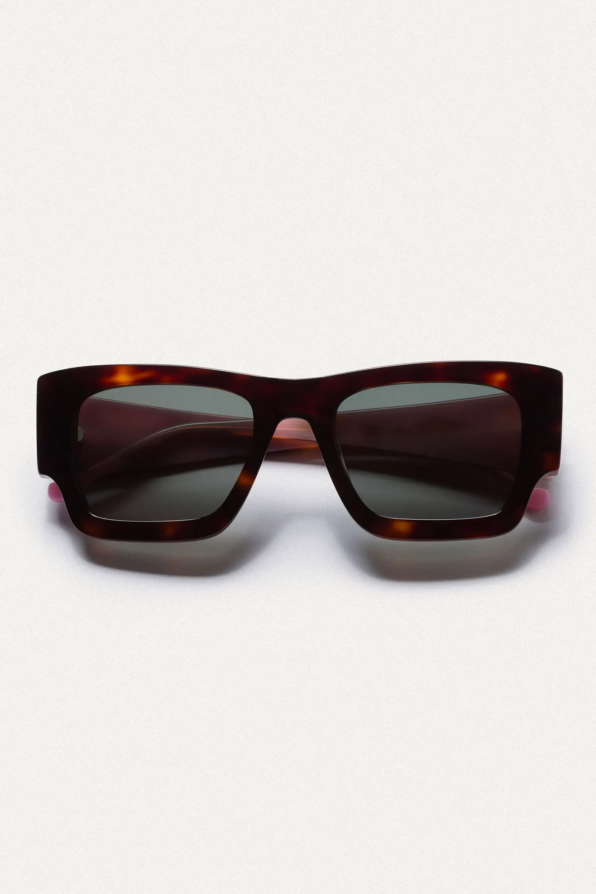 Gafas carey con punta patillas rosa claro
