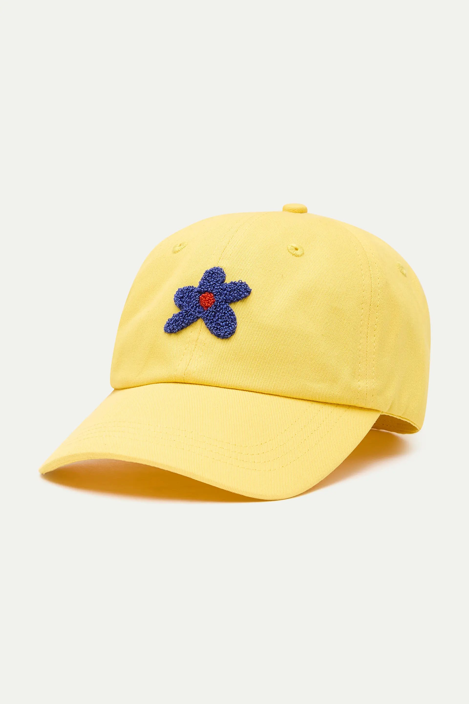 Gorra amarilla con bordado de flor azul - Image 2