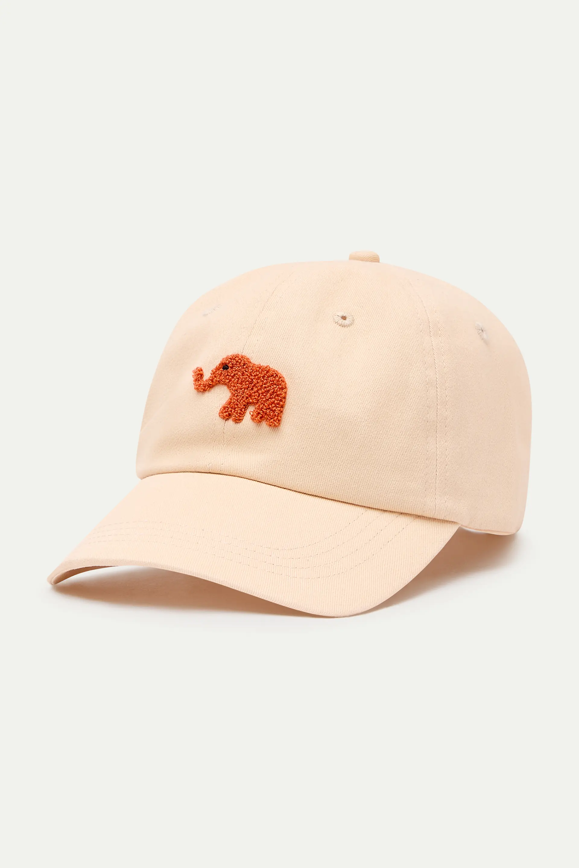 Gorra beige  con bordado de elefante rojo - Image 2