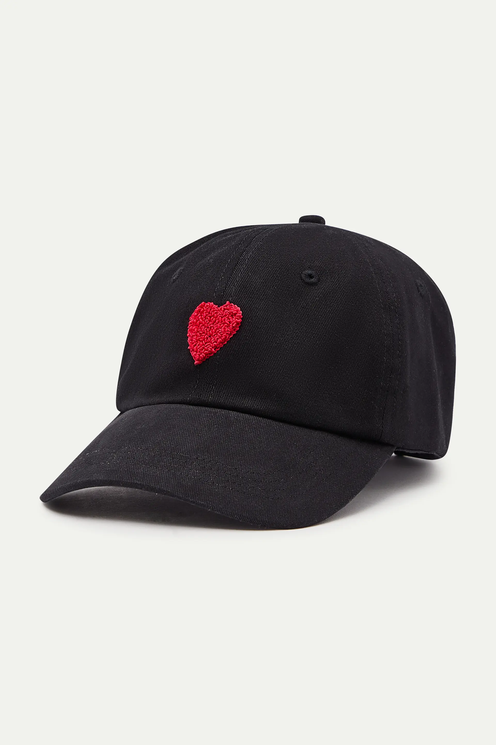 Gorra negra con bordado de corazón - Image 3