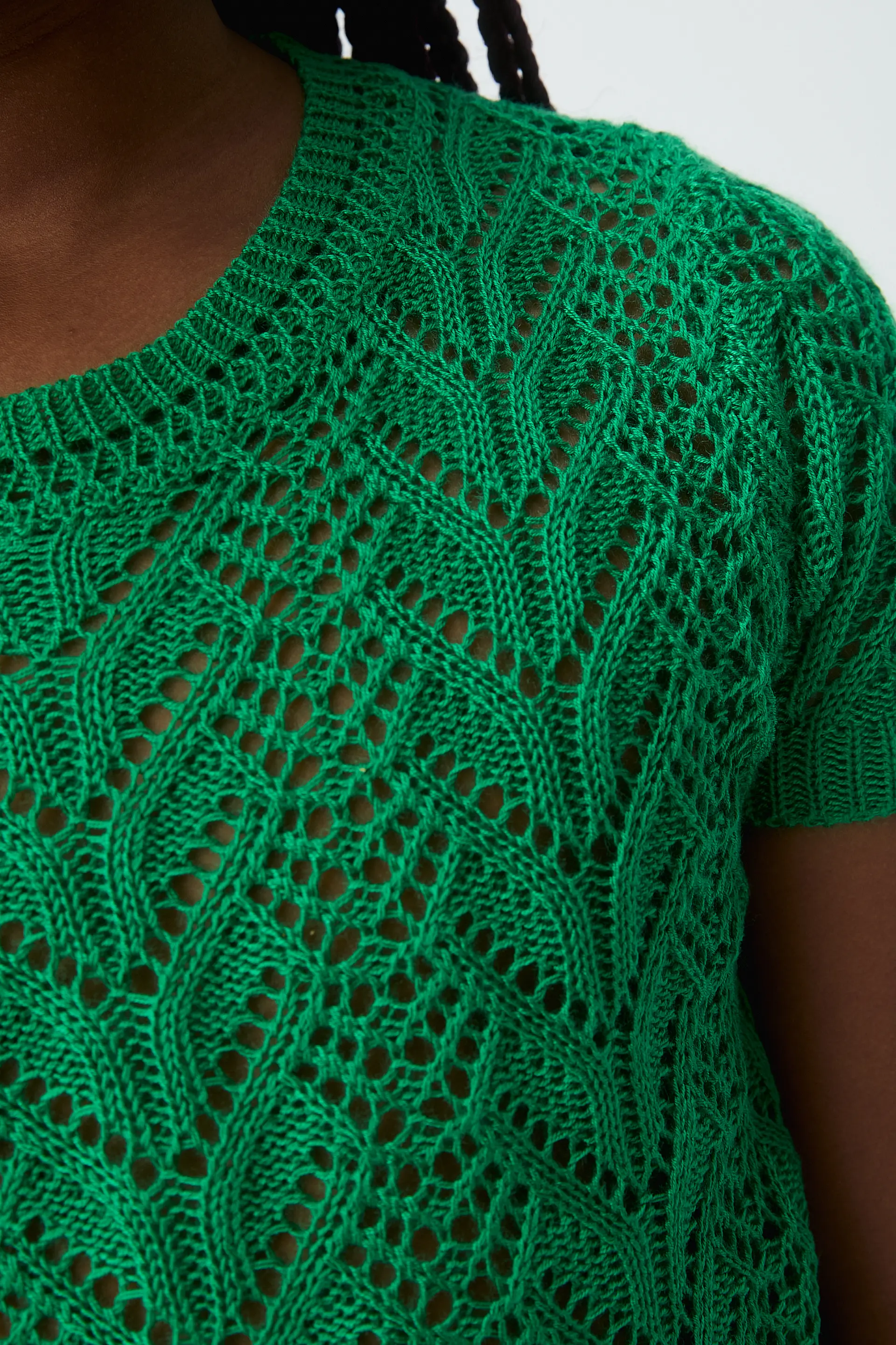 Jersey de niña con bordado verde - Image 3
