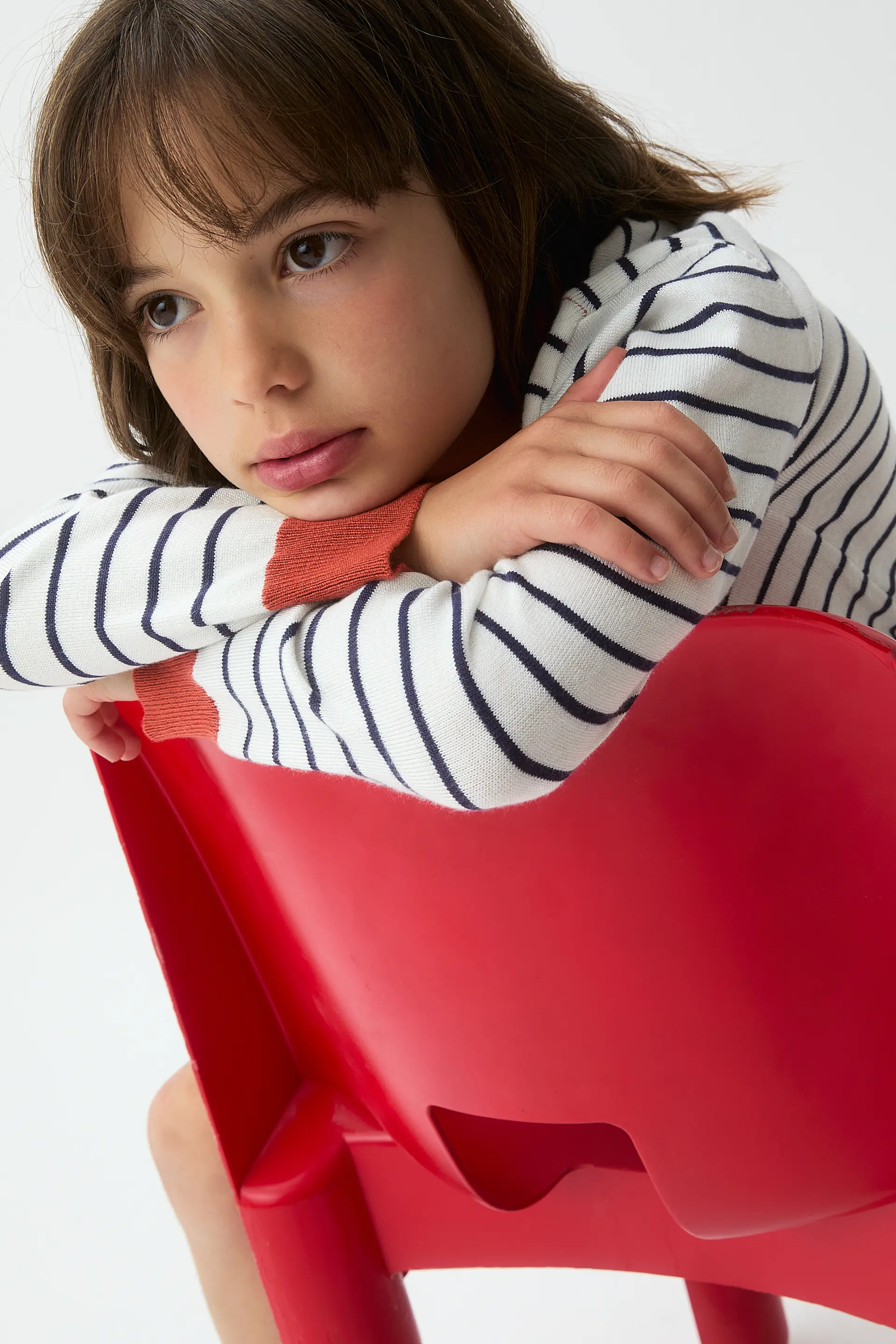 Jersey de niña  con cuello rojo - Image 4