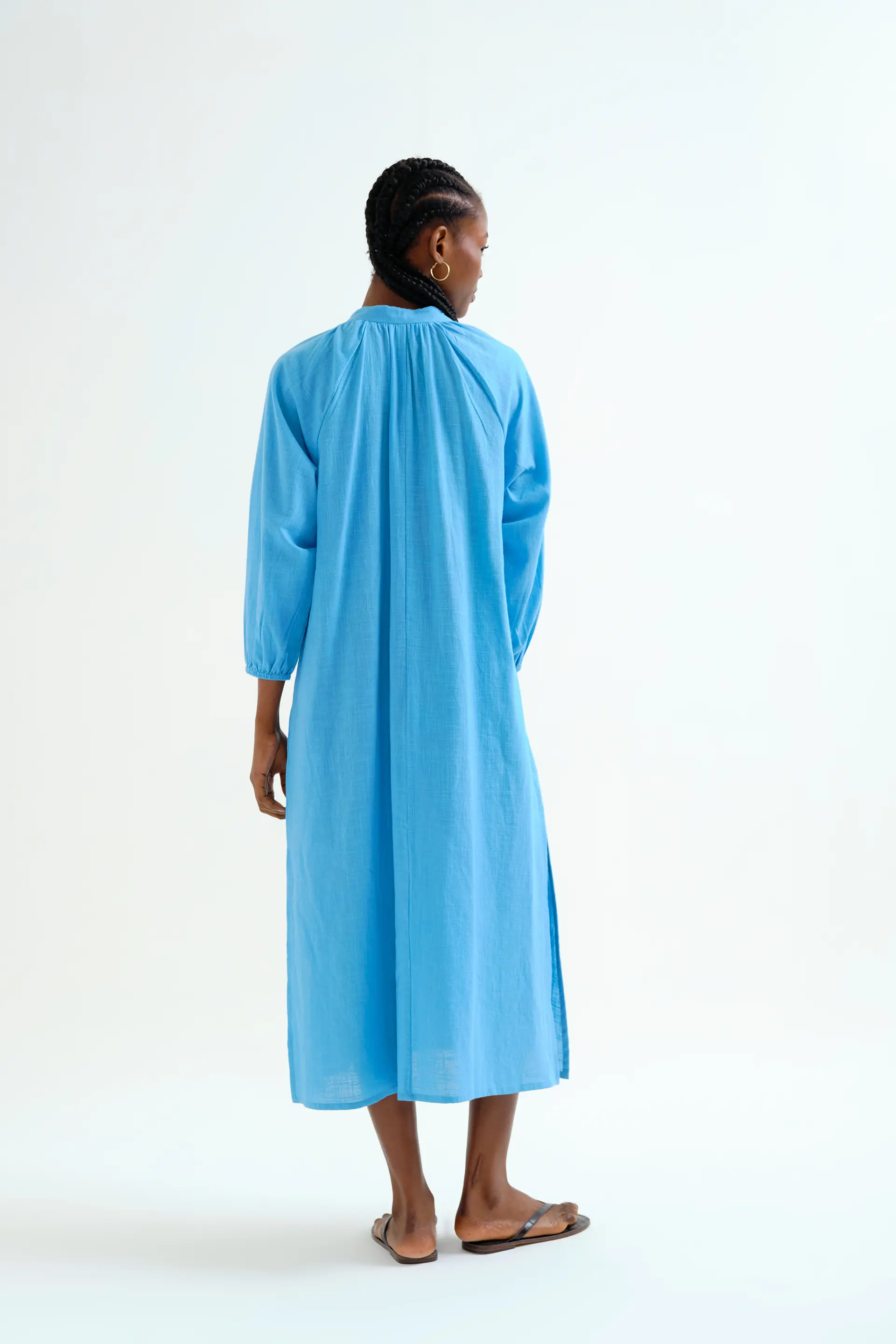 Kaftan largo azul con botones - Image 3