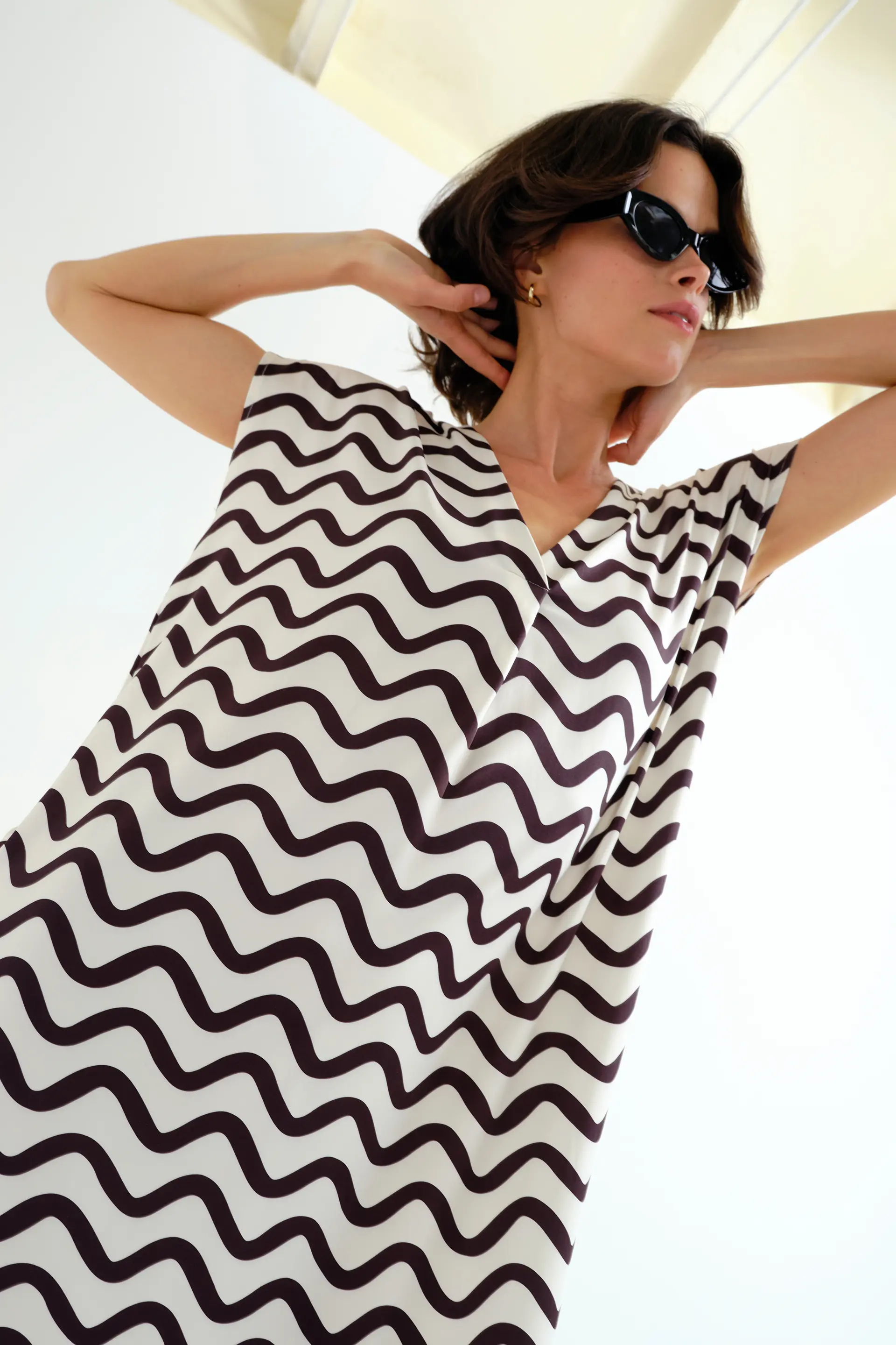 Kaftan largo con estampado Wave Black & White - Image 5