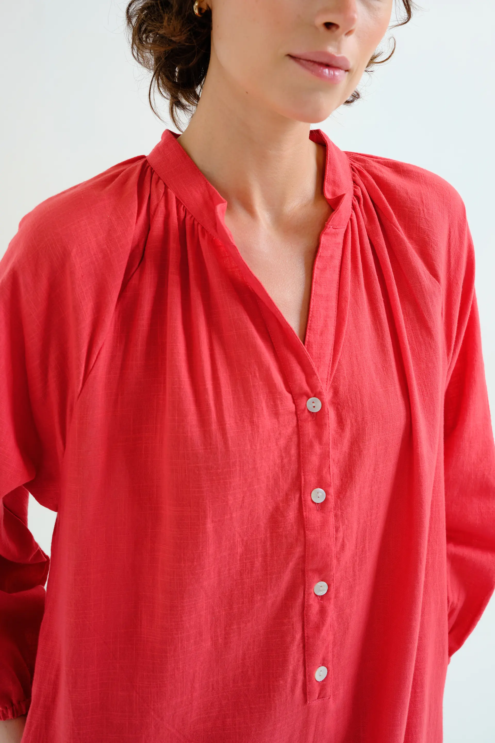 Kaftan largo rojo con botones - Image 4