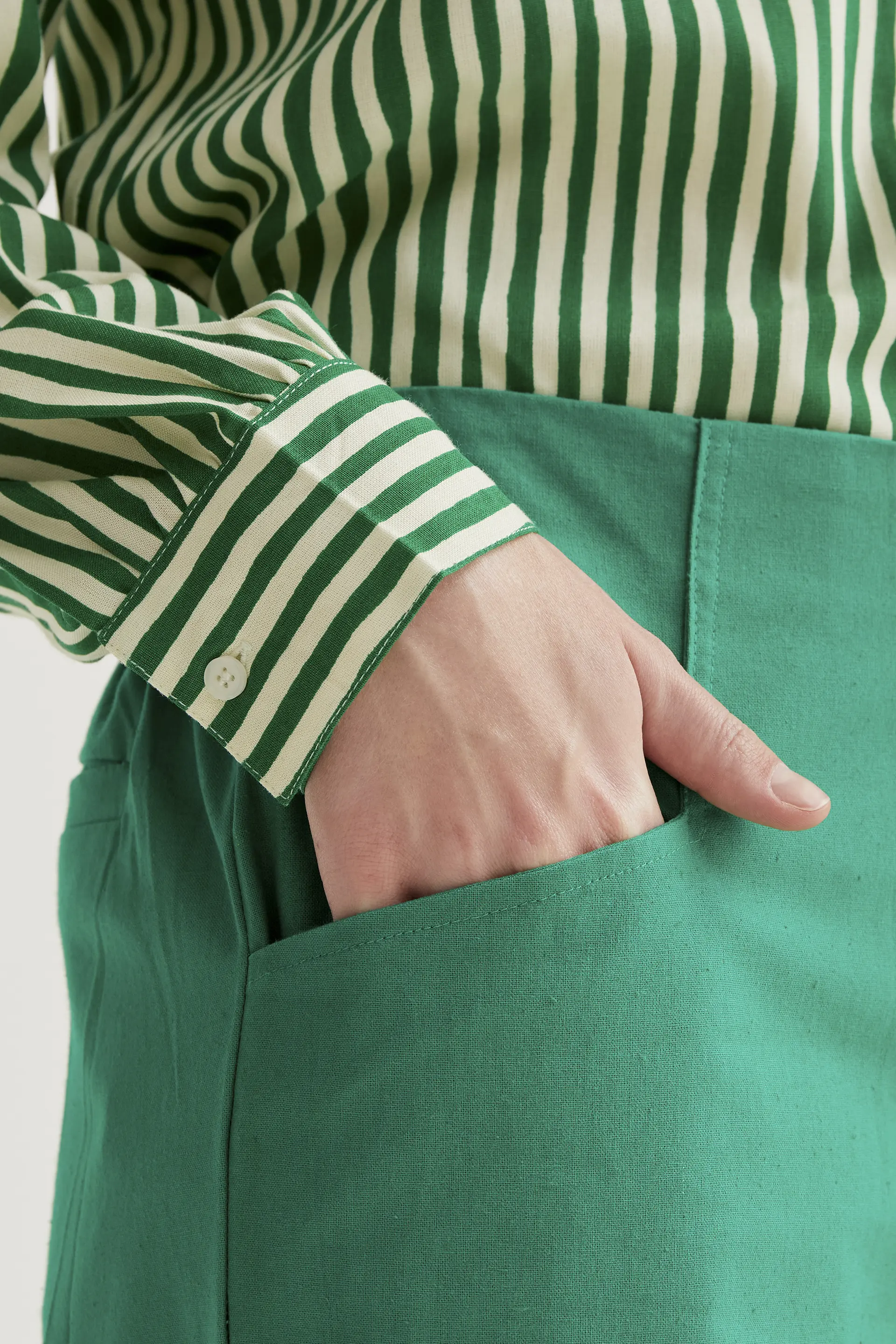 Pantalón 100% algodón verde - Image 4