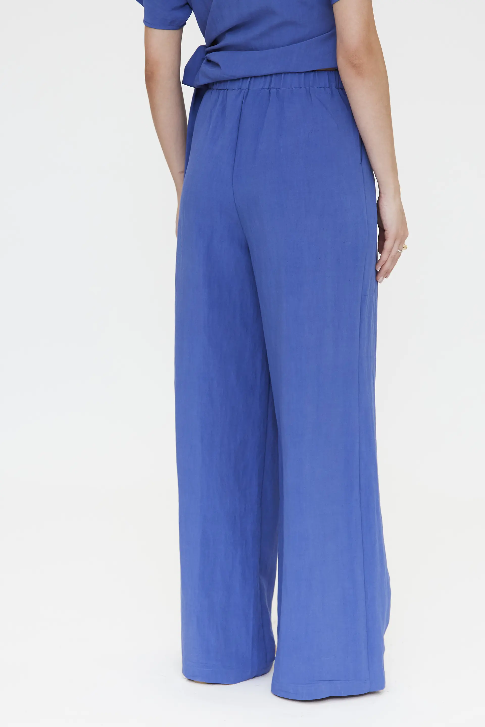 Pantalón azul fluído - Image 3