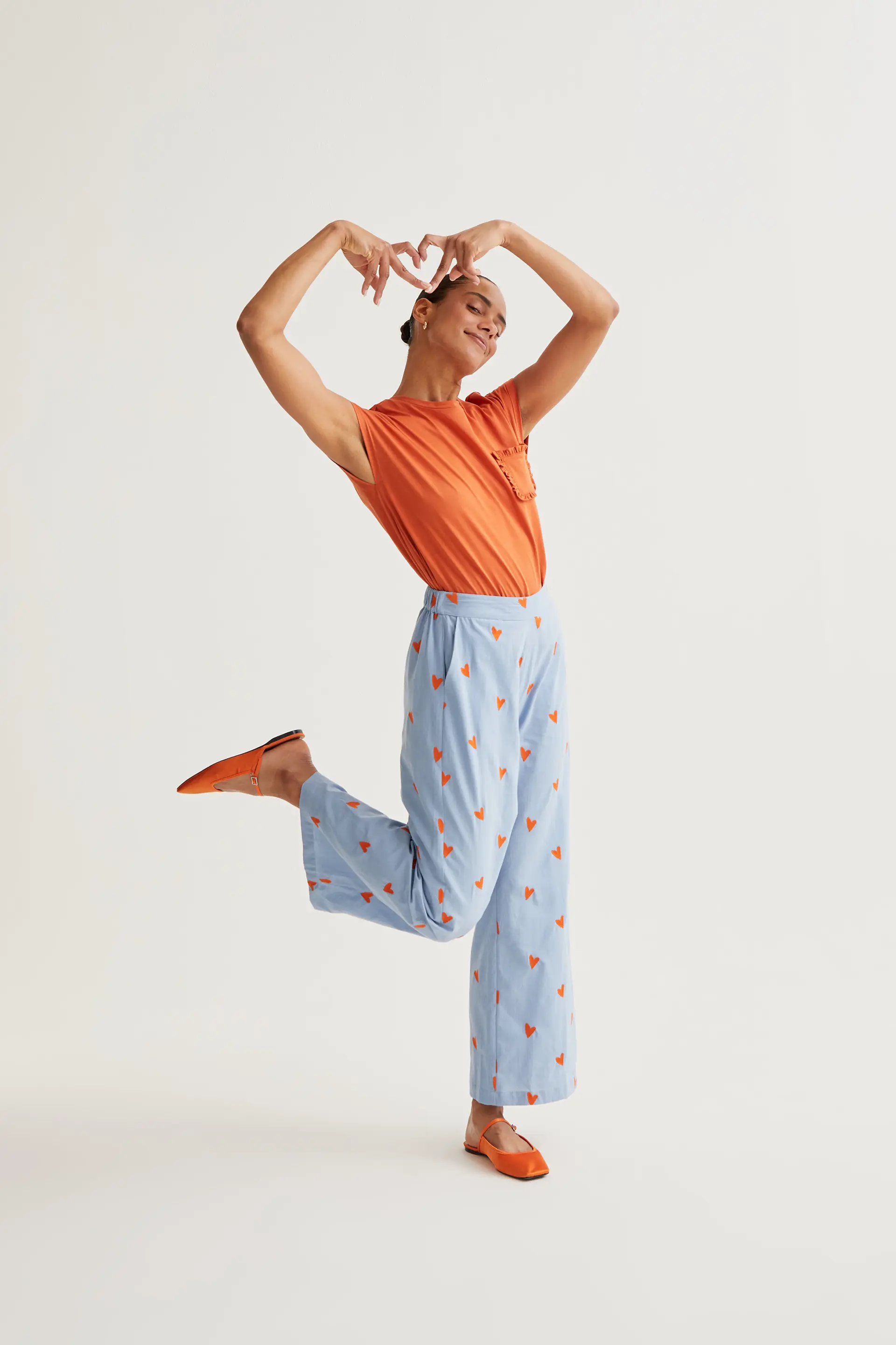 Pantalón con estampado Hearts - Image 6