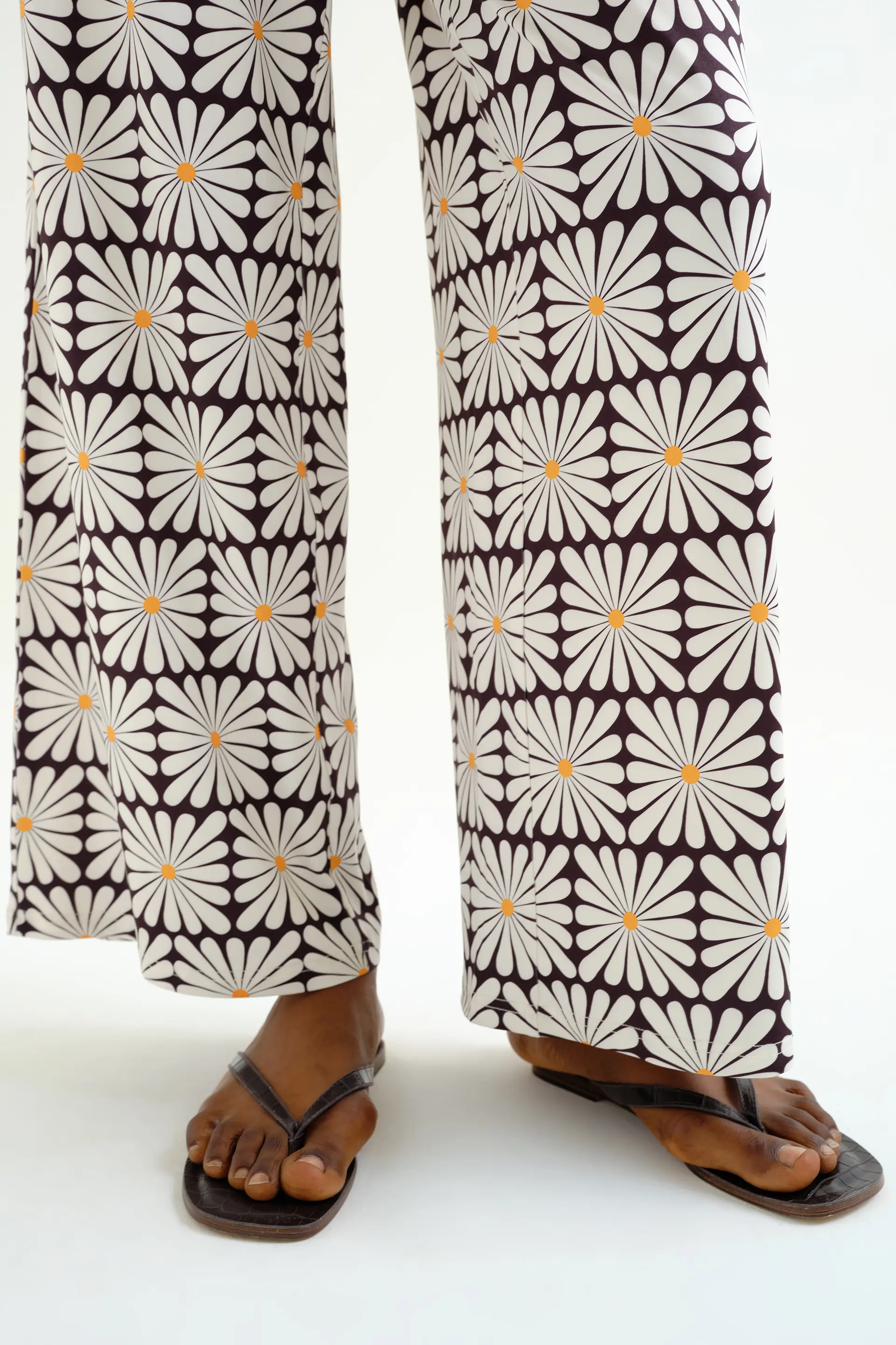 Pantalón con estampado Olive Flower Black - Image 4