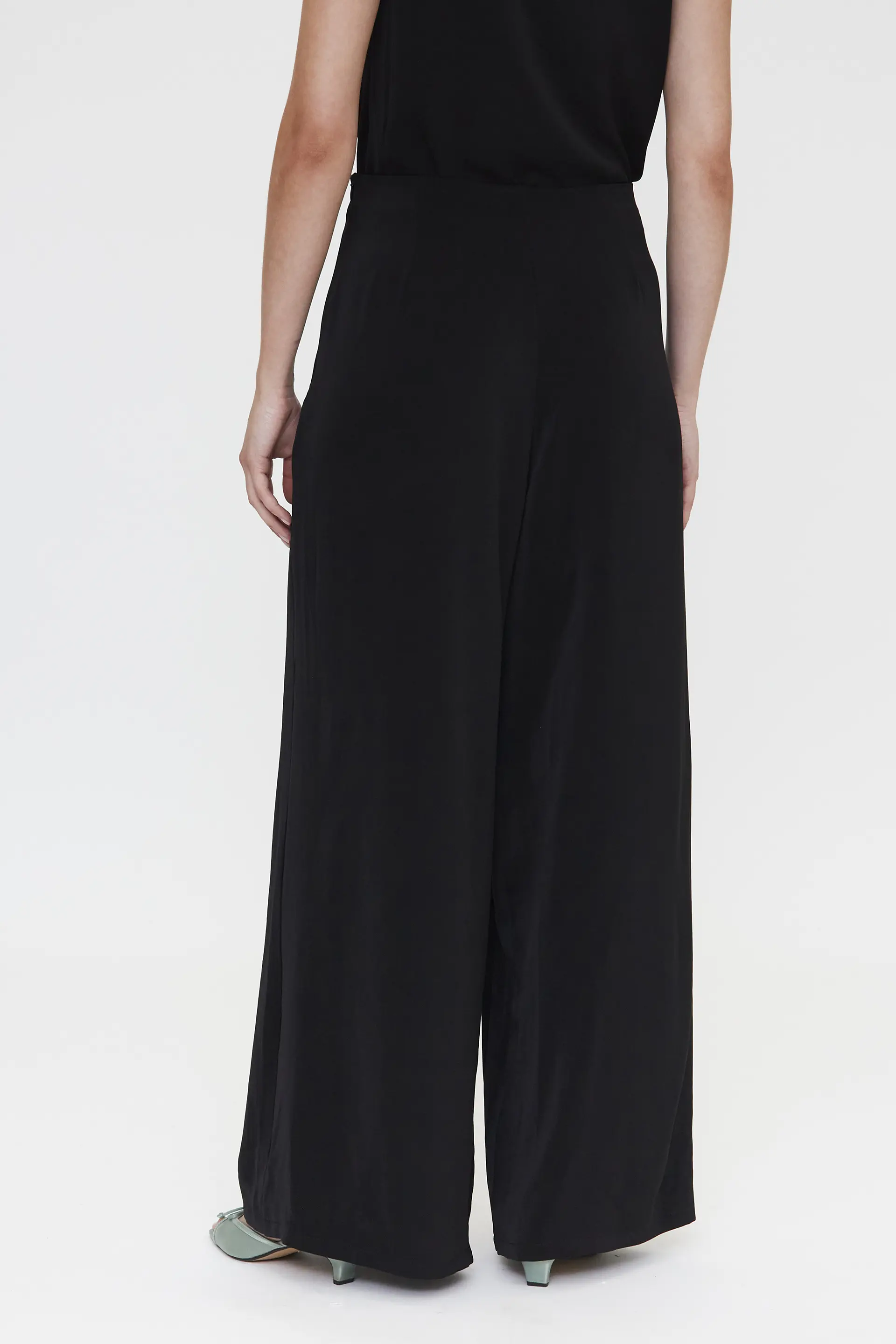 Pantalón fluído negro - Image 3
