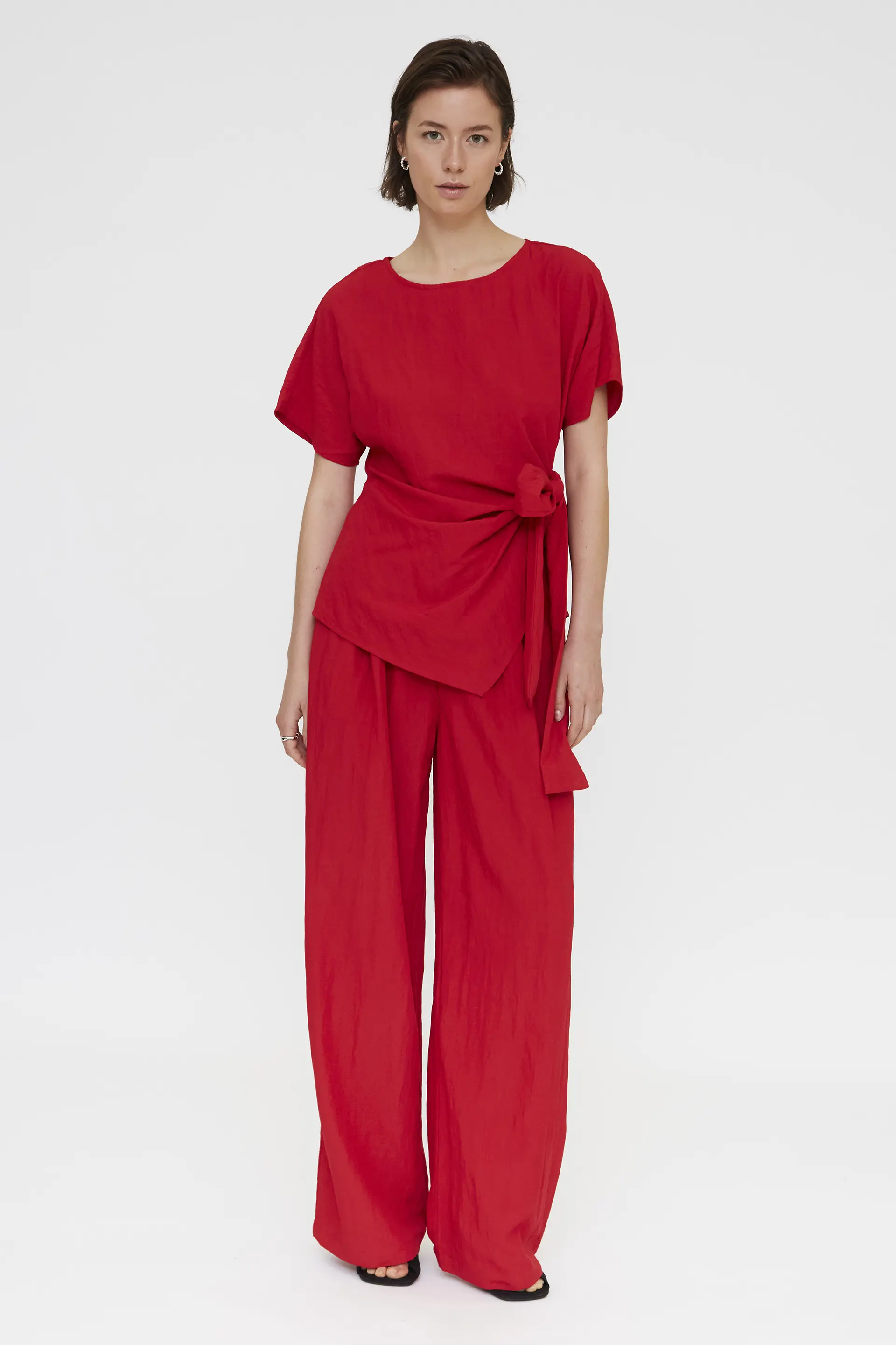 Pantalón fluído rojo - Image 5