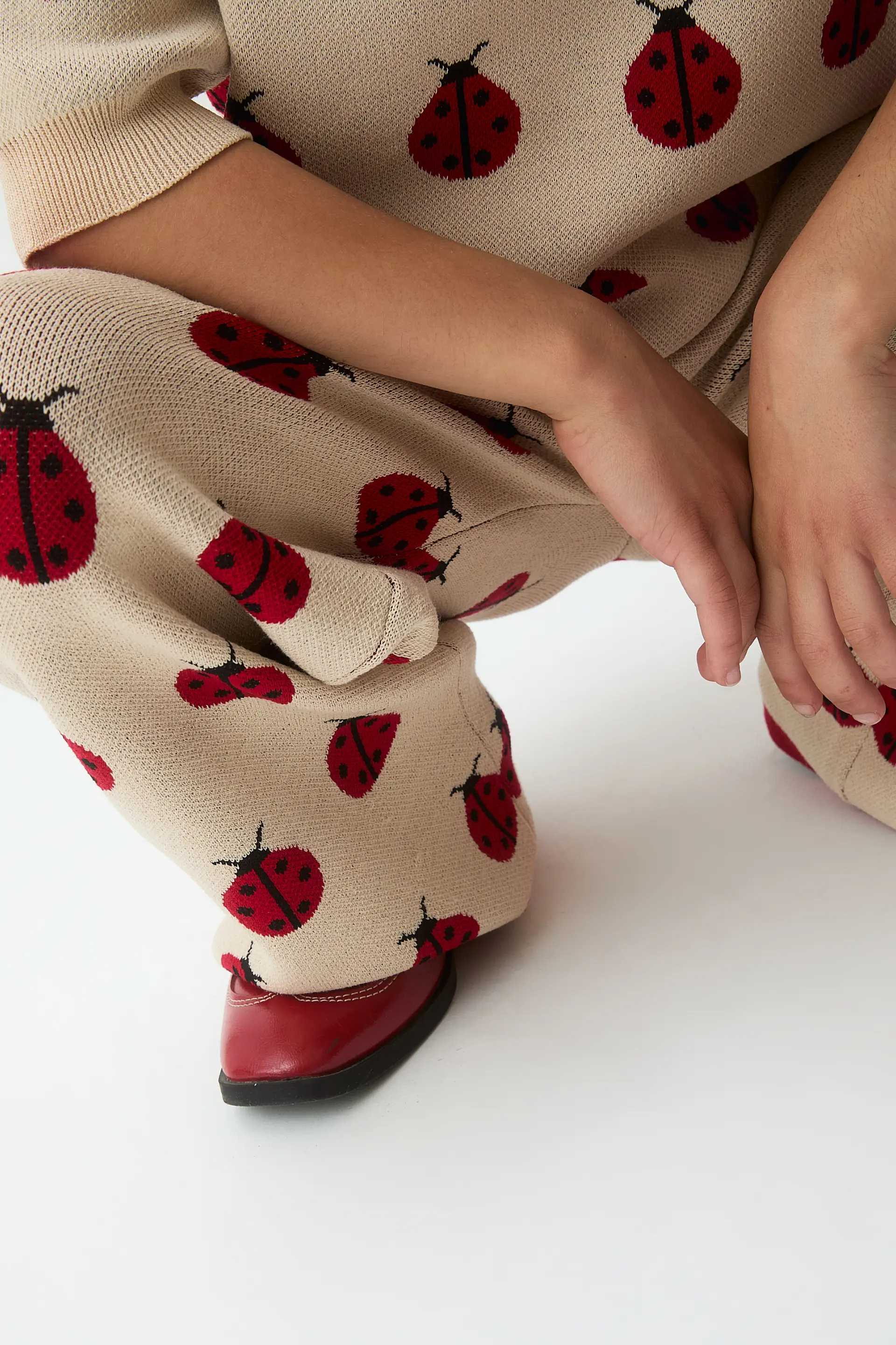 Pantalón punto jacquard de niña con estampado Red Coccinella - Image 3