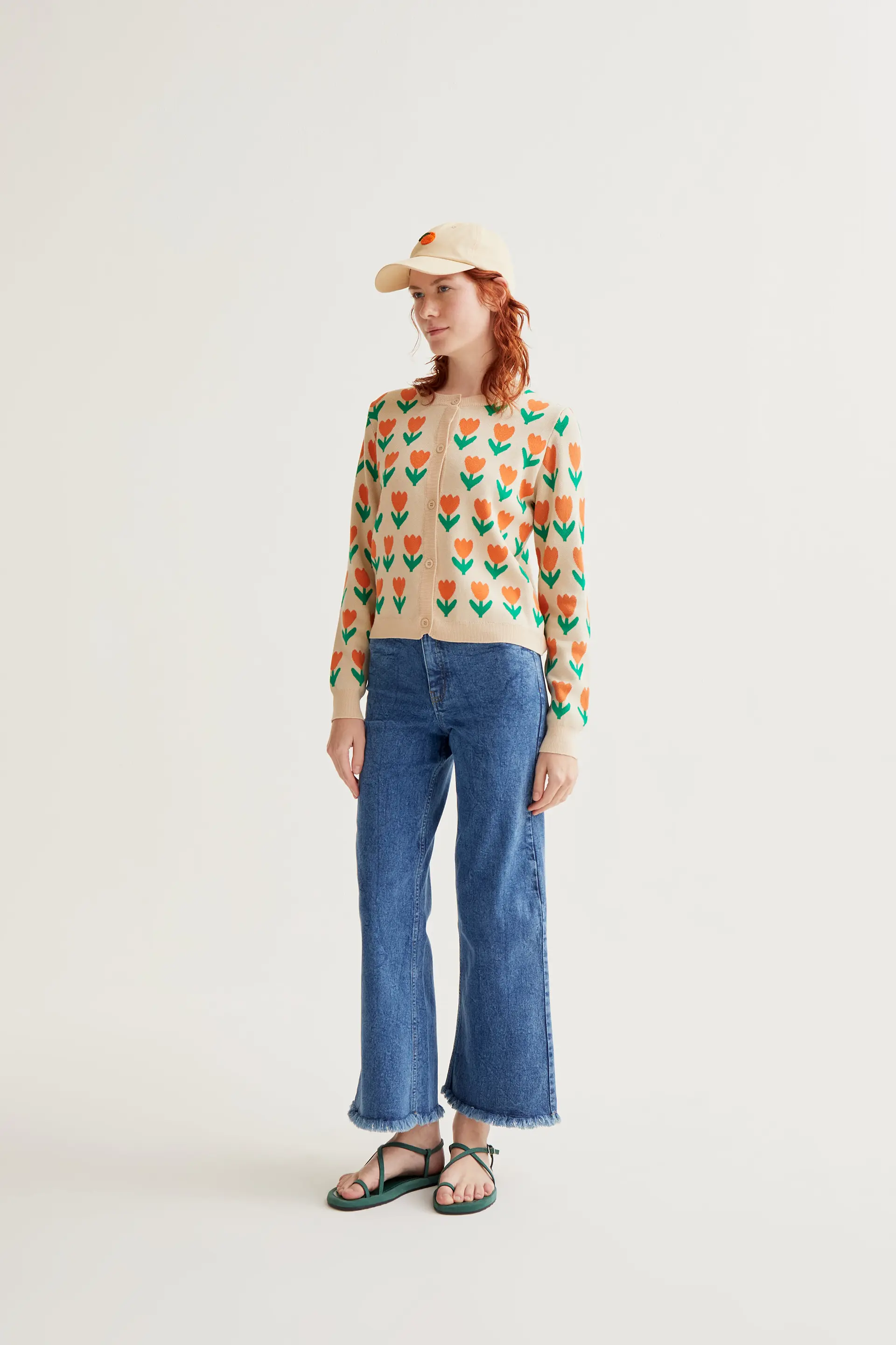 Pantalón vaquero azul con con bajo raw-cut - Image 5