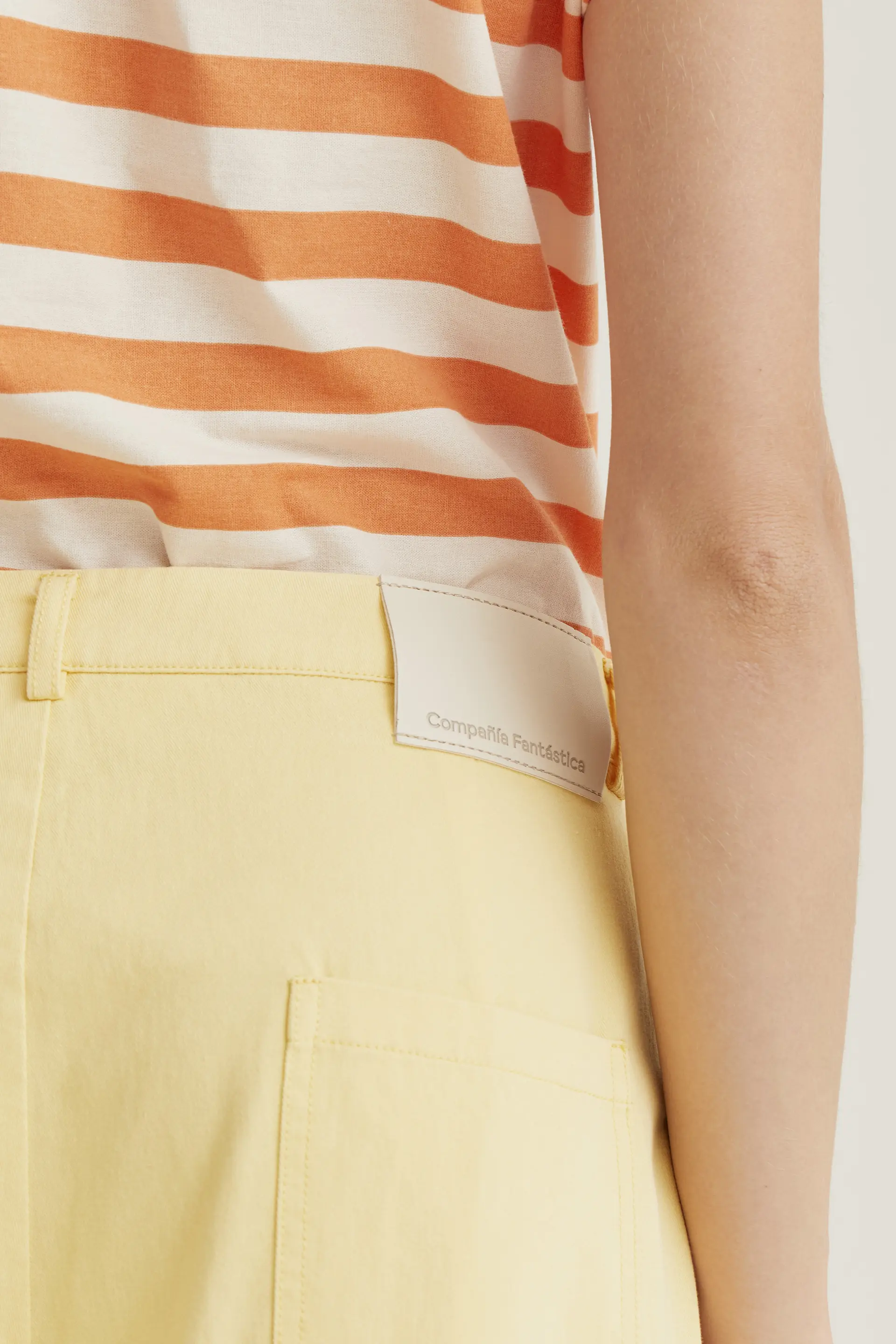 Pantalón wide leg amarillo - Image 4