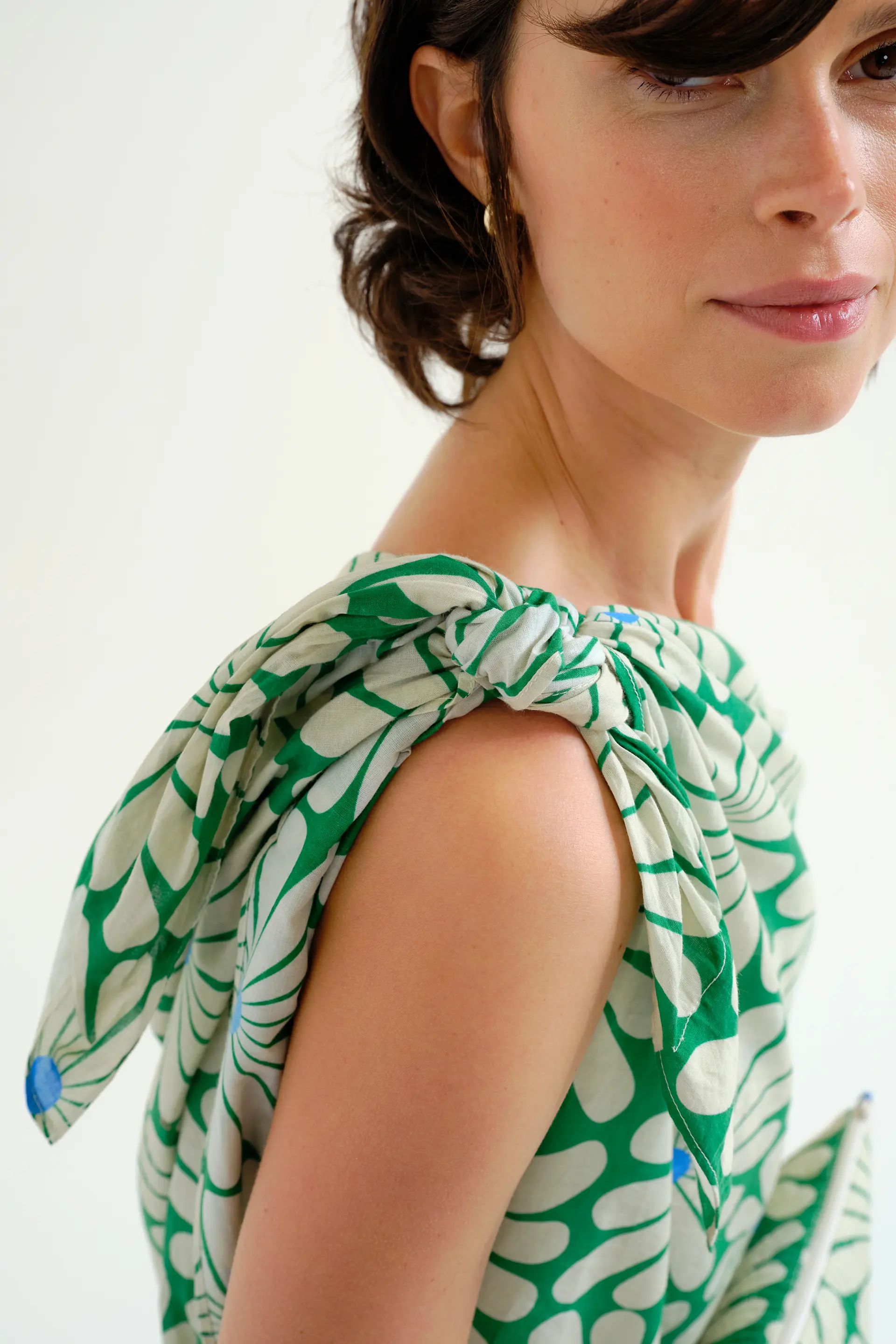 Pareo con estampado Olive Flower Green - Image 4
