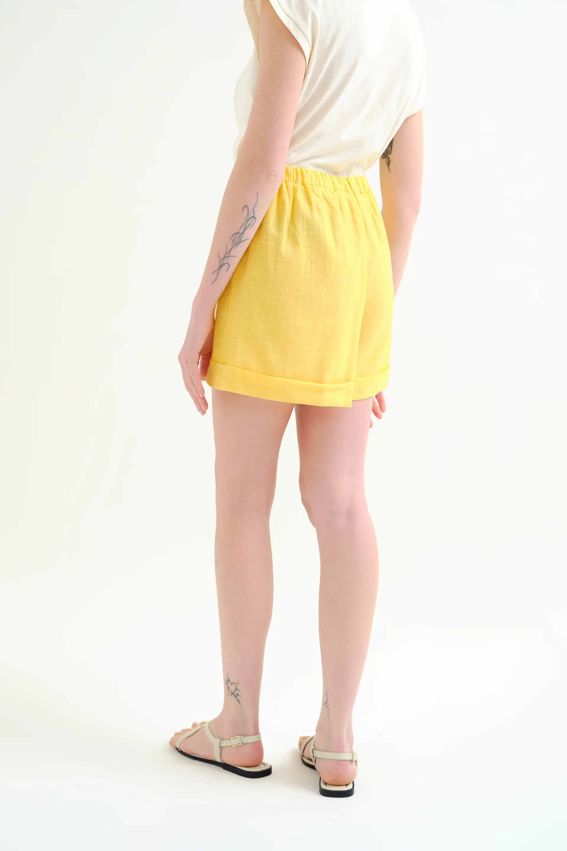 Shorts 100% algodón amarillo - Image 3