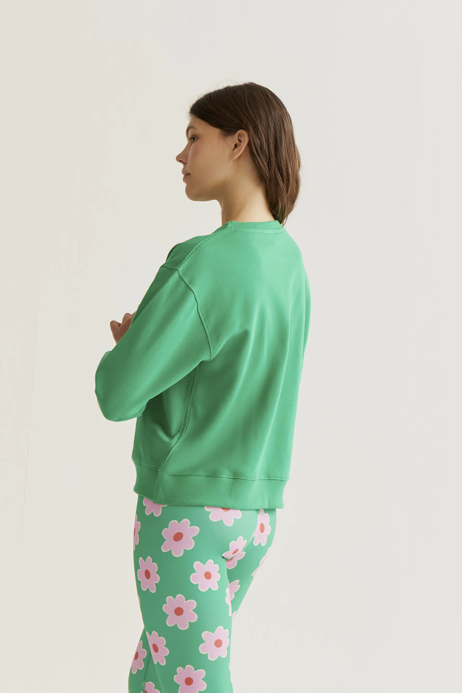 Sudadera con bordado de flor gigante rosa - Image 3