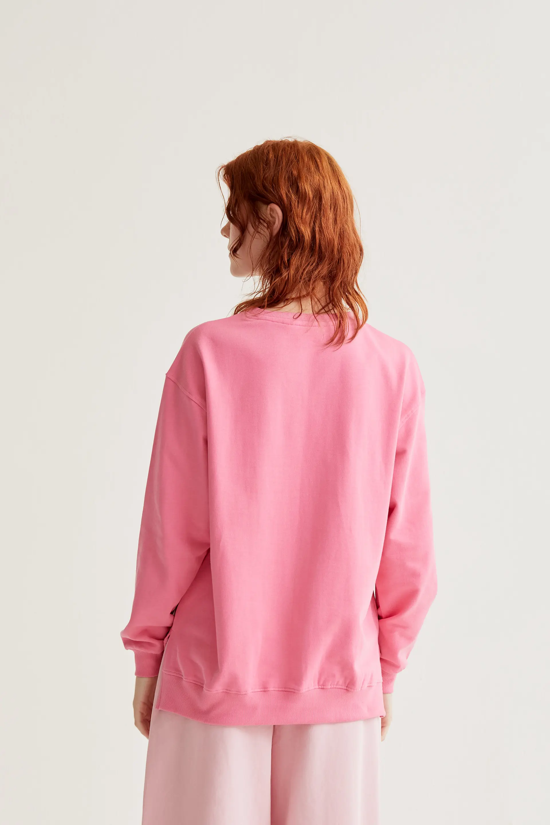 Sudadera con bordado de Guinda gigante - Image 3