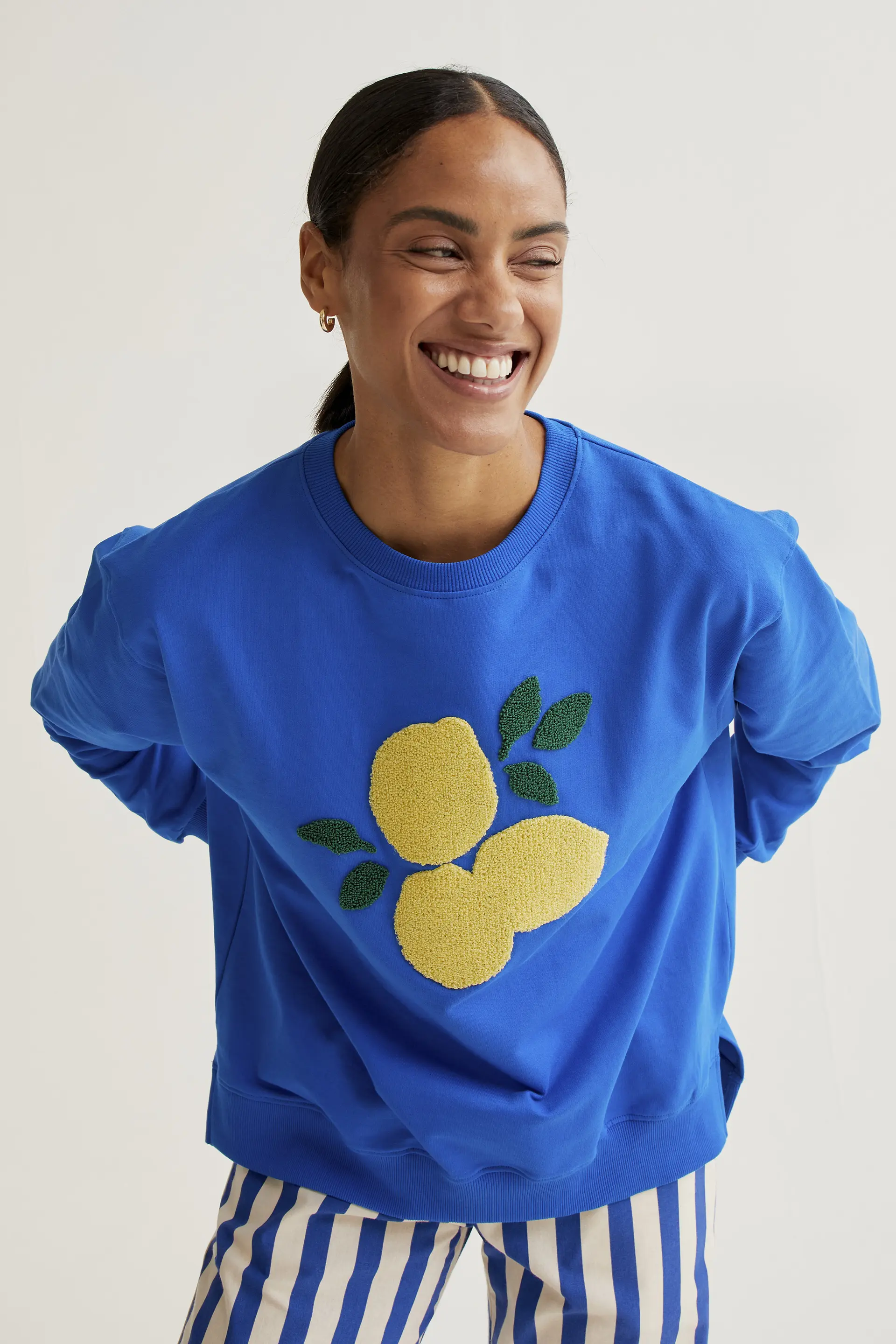 Sudadera con bordado de Limones gigante - Image 6