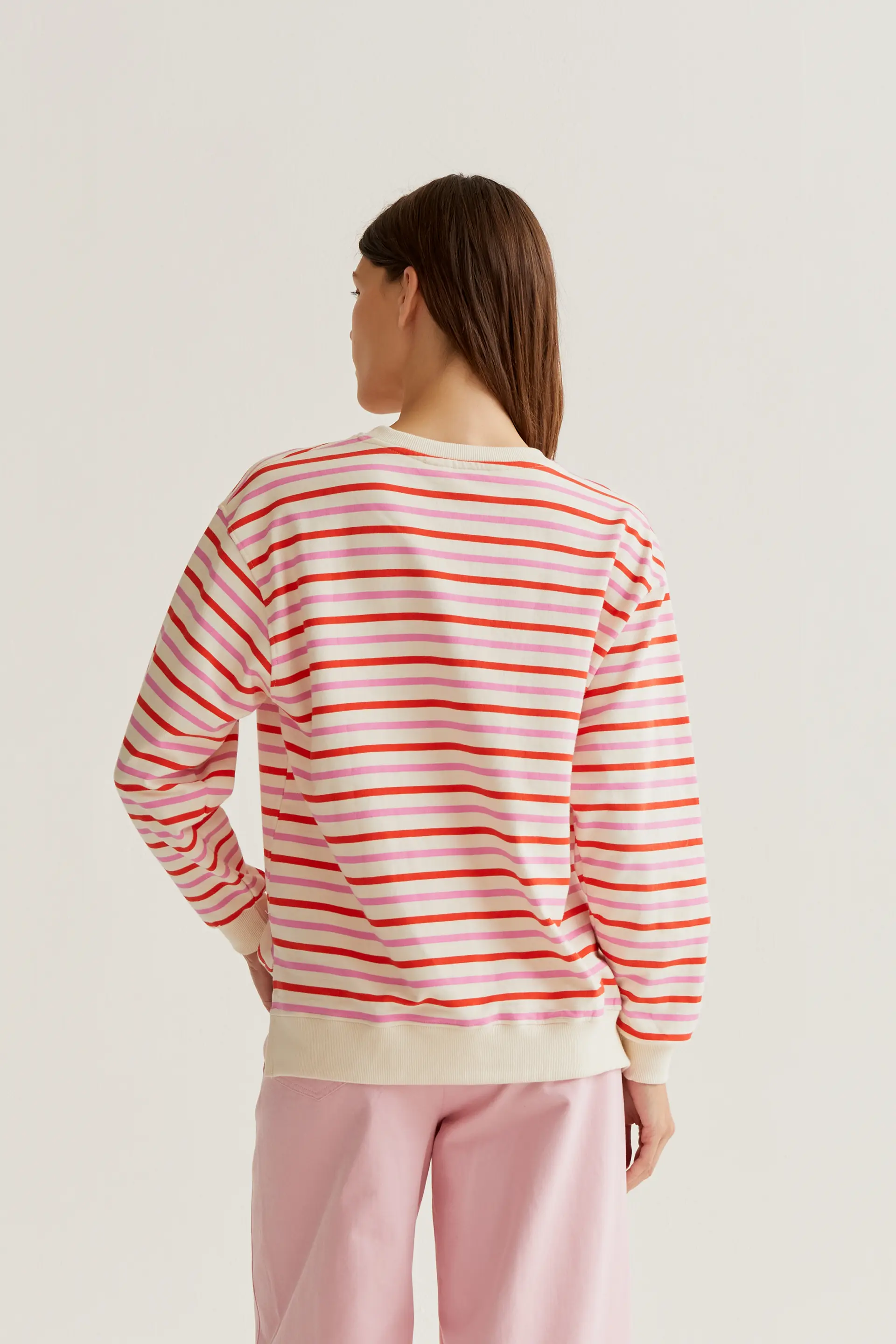 Sudadera con estampado de rayas rosa y rojo - Image 3