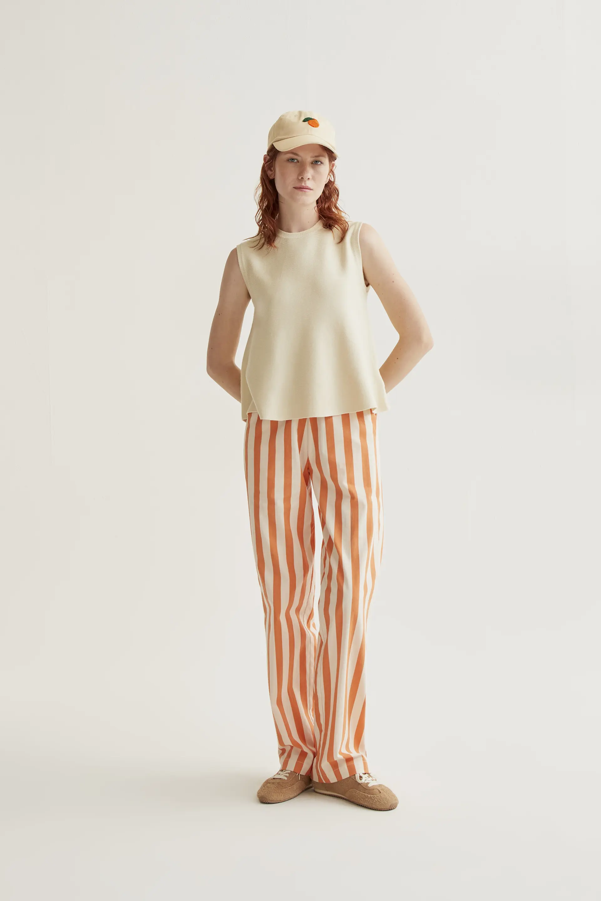 Top básico de punto beige - Image 5