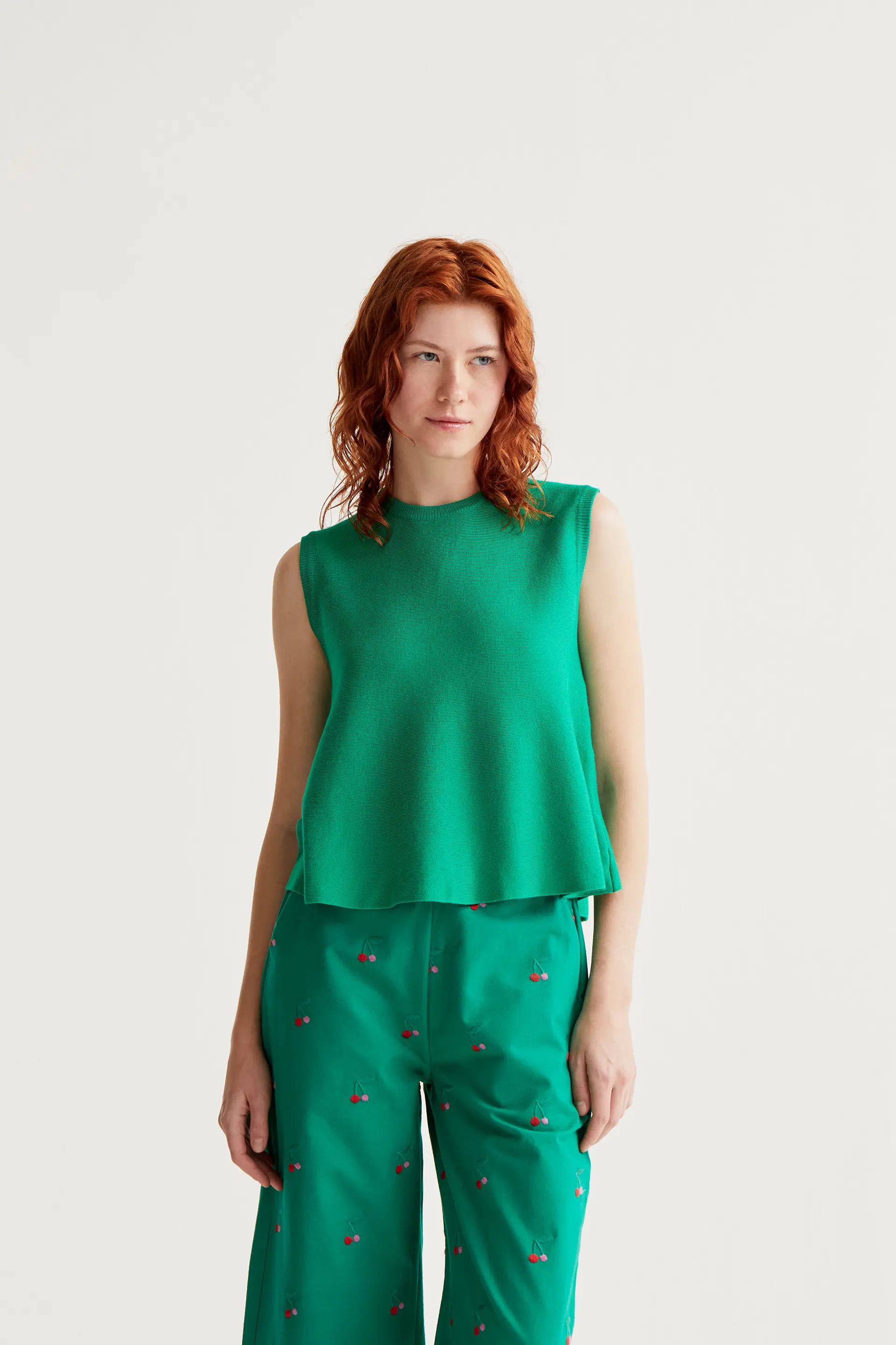 Top básico de punto verde